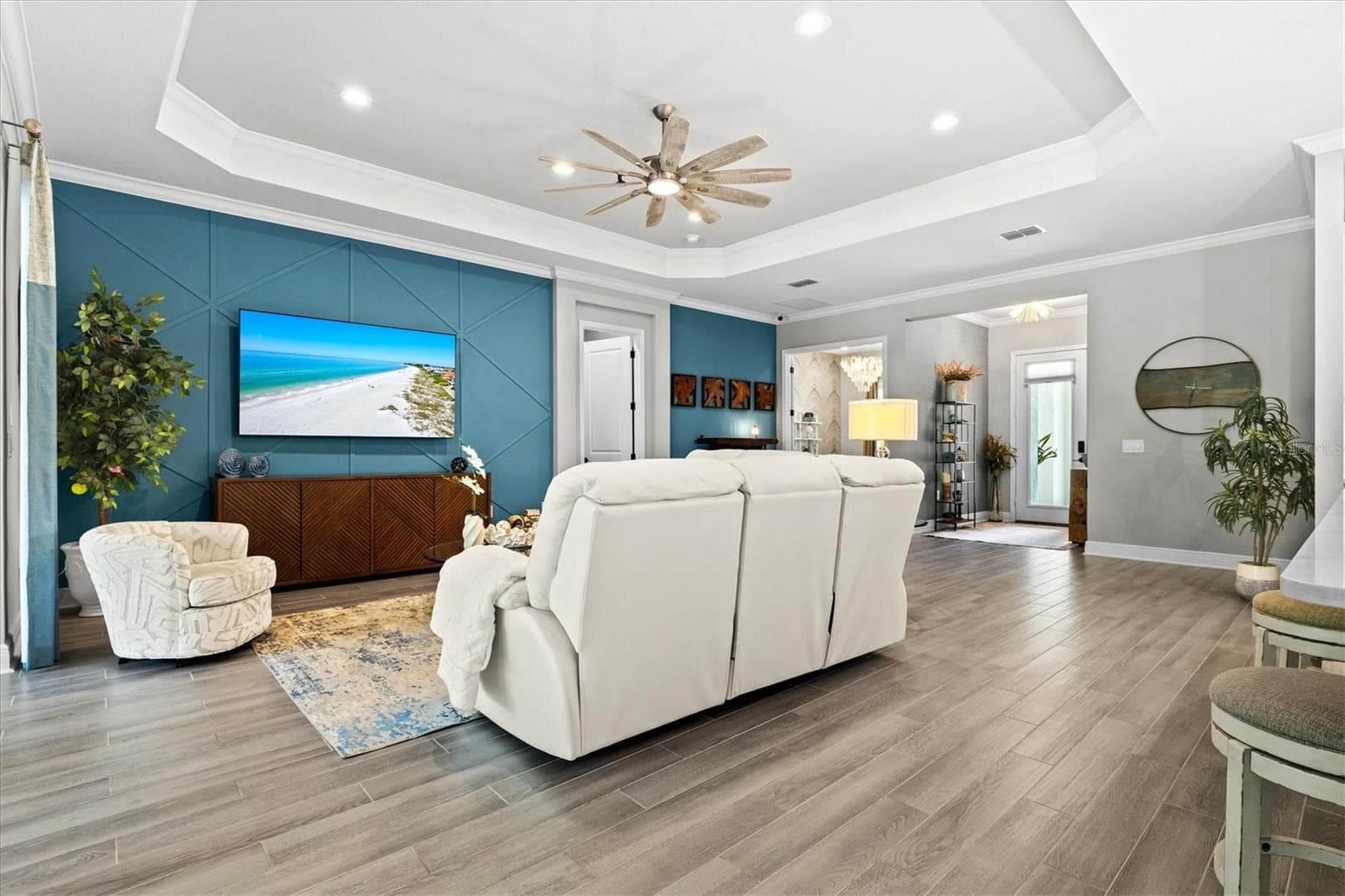 Single Family Residence at 21221 HOLMES CIR, VENICE, photo 17 of 100