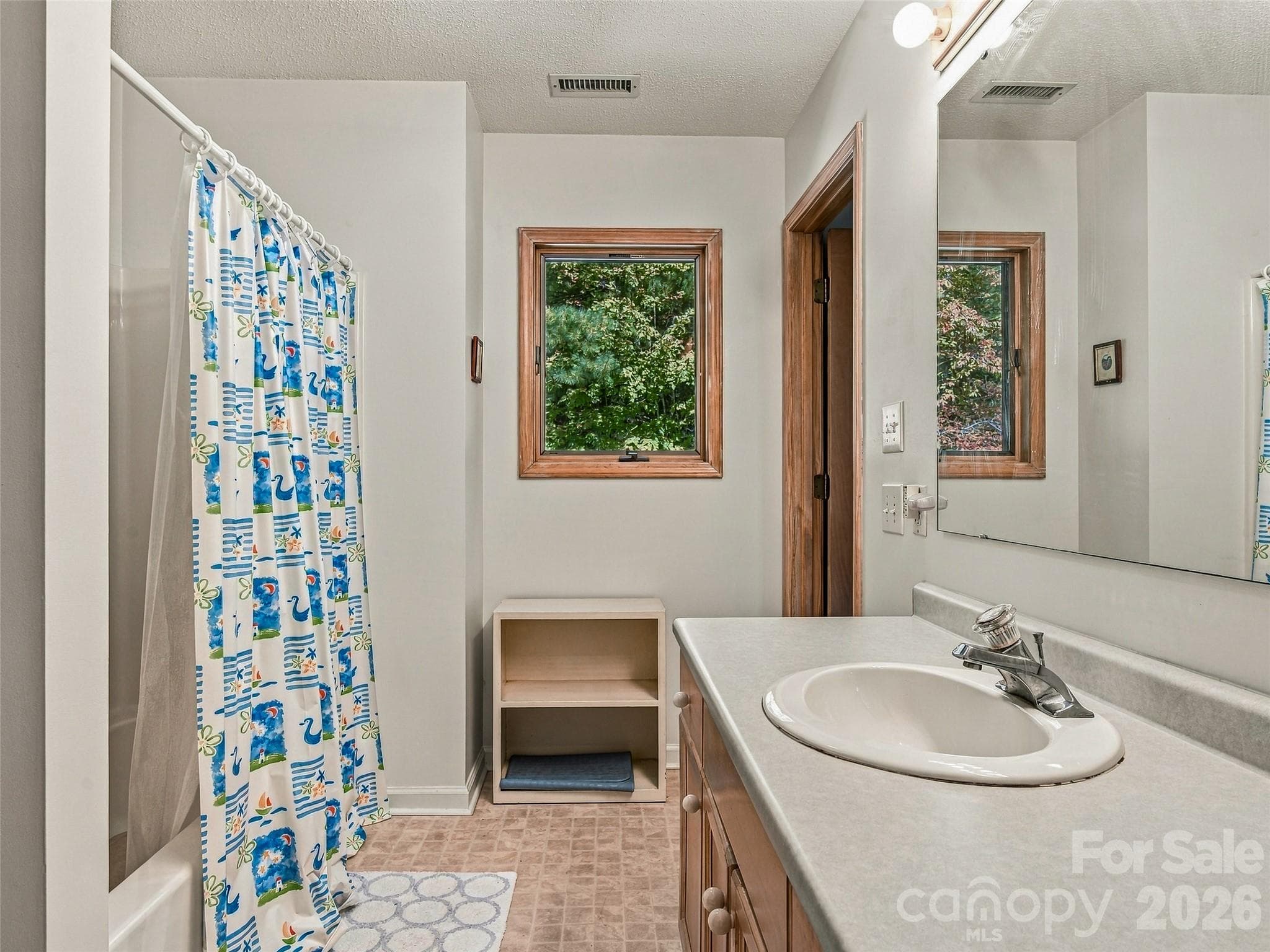 Jack and Jill Bath - 266 Stone Drive, Brevard