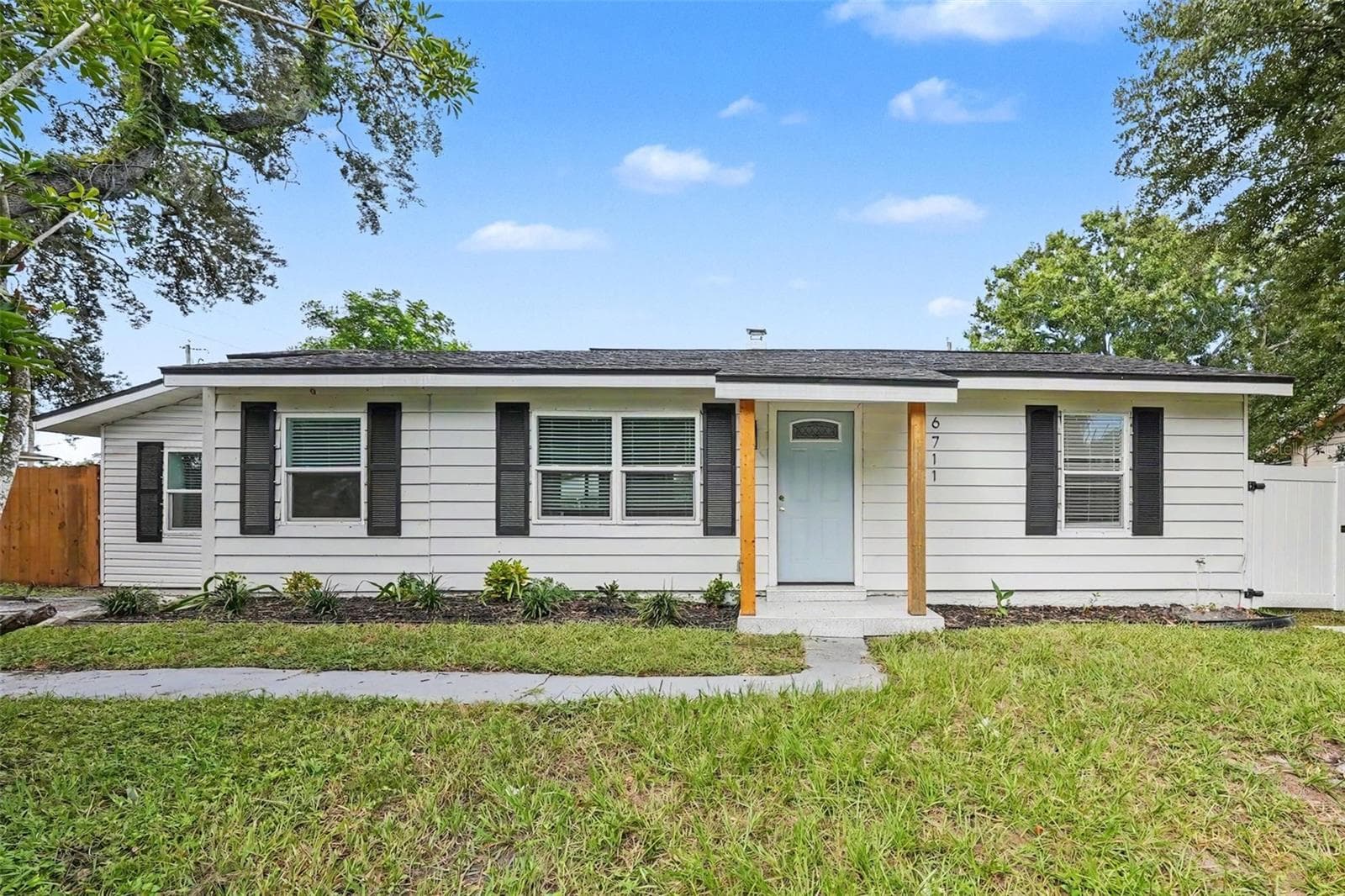 Single Family Residence at 6711 S GABRIELLE ST, TAMPA, photo 2 of 41
