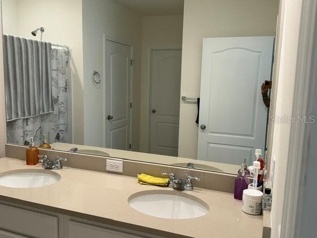 Primary Bath with Walk-in Shower - 3818 DIVING DOVE LN, BARTOW
