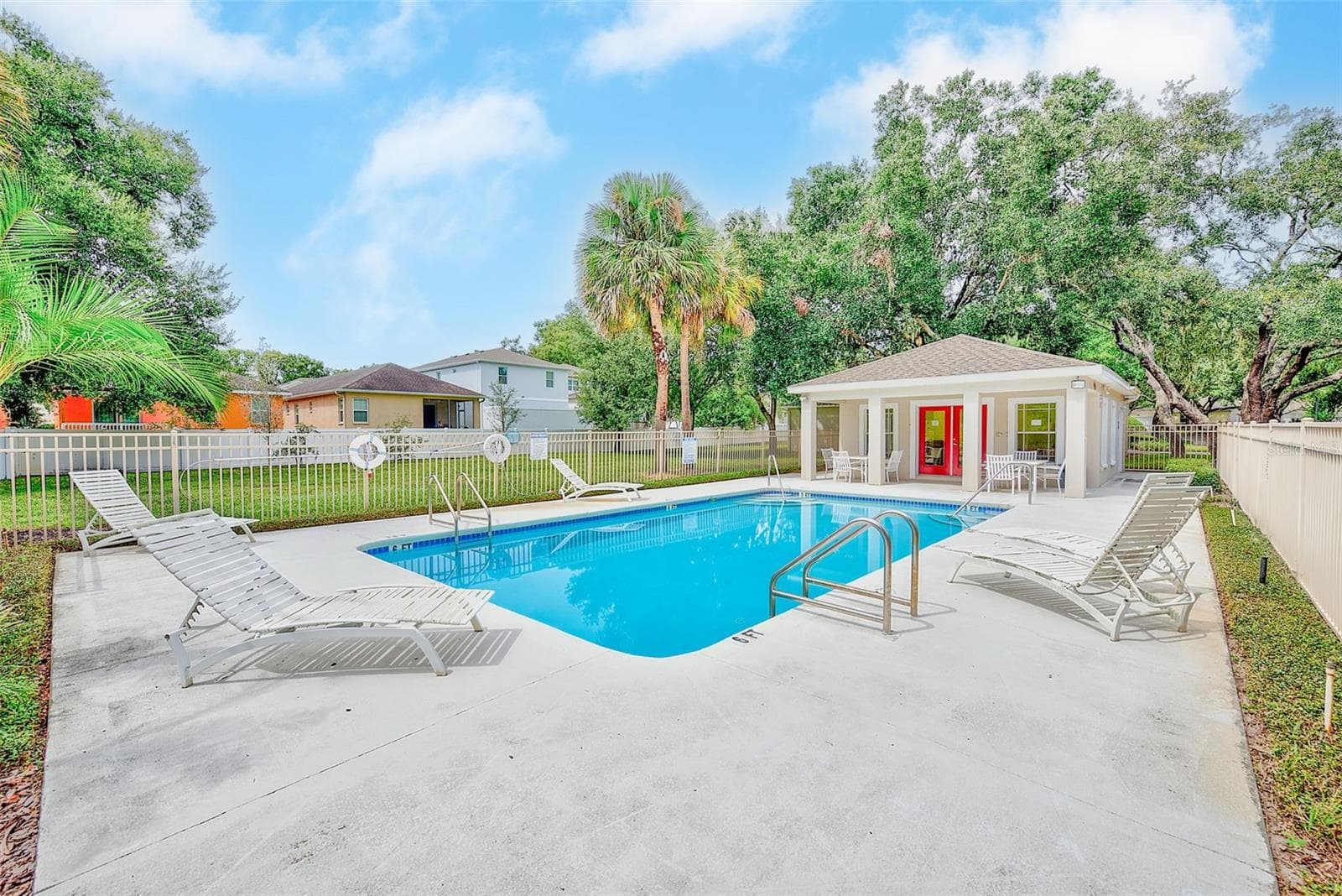 COMMUNITY POOL - 8634 ALEXANDRA ARBOR LN, TEMPLE TERRACE