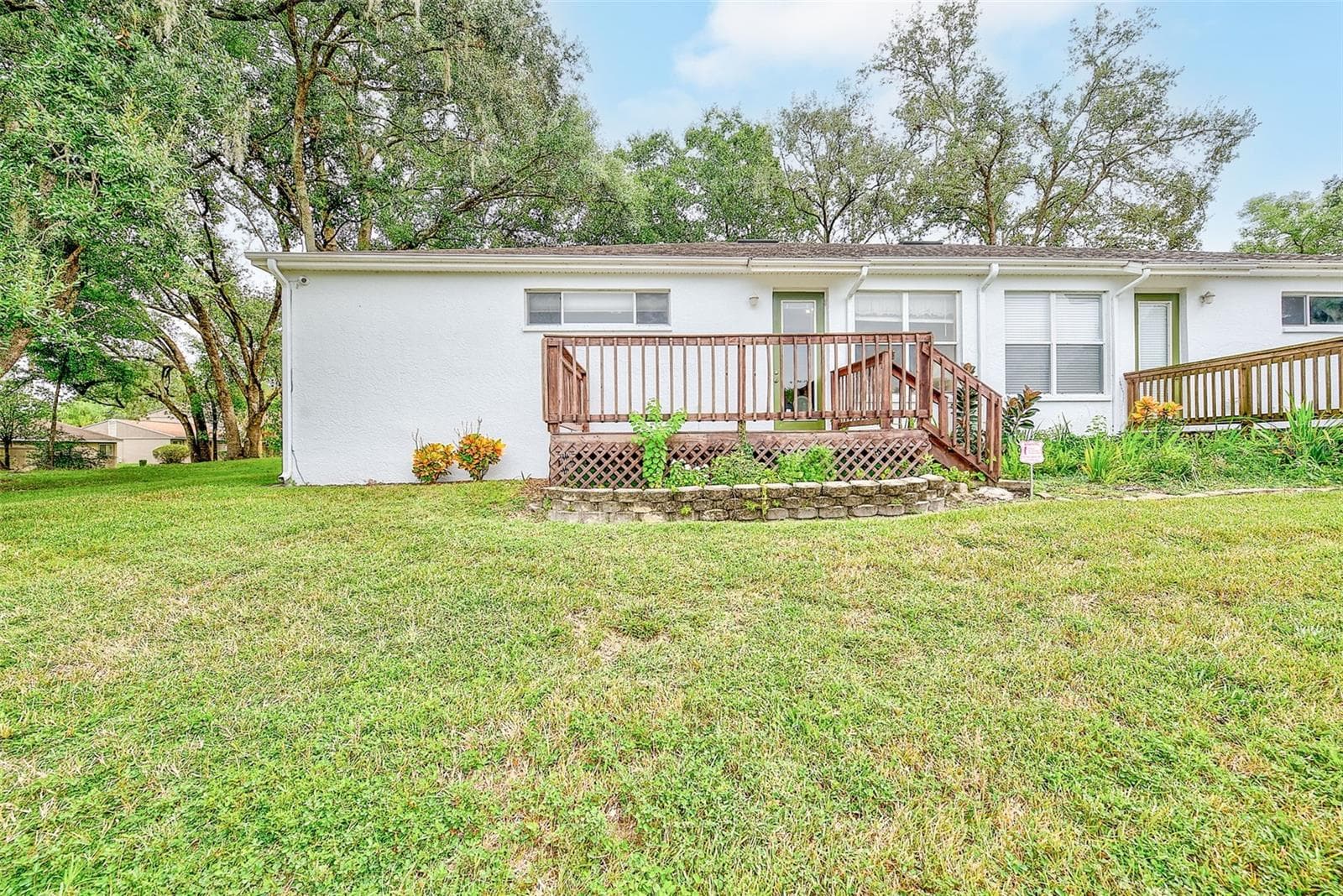 BACK EXTERIOR - 8634 ALEXANDRA ARBOR LN, TEMPLE TERRACE