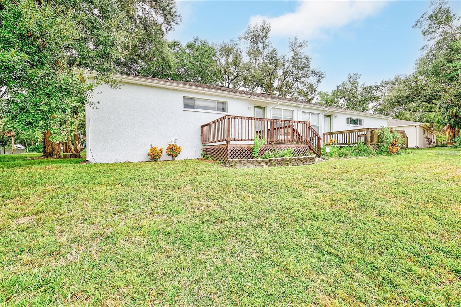 BACK EXTERIOR - 8634 ALEXANDRA ARBOR LN, TEMPLE TERRACE