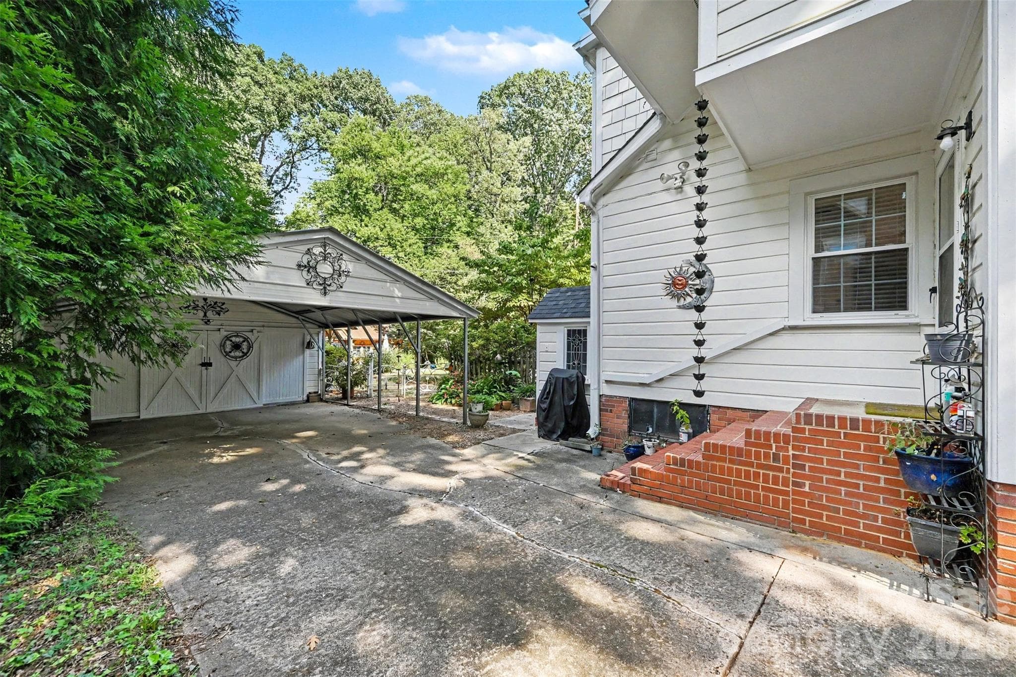 Single Family Residence at 1301 Pinecrest Avenue, Charlotte, photo 13 of 37