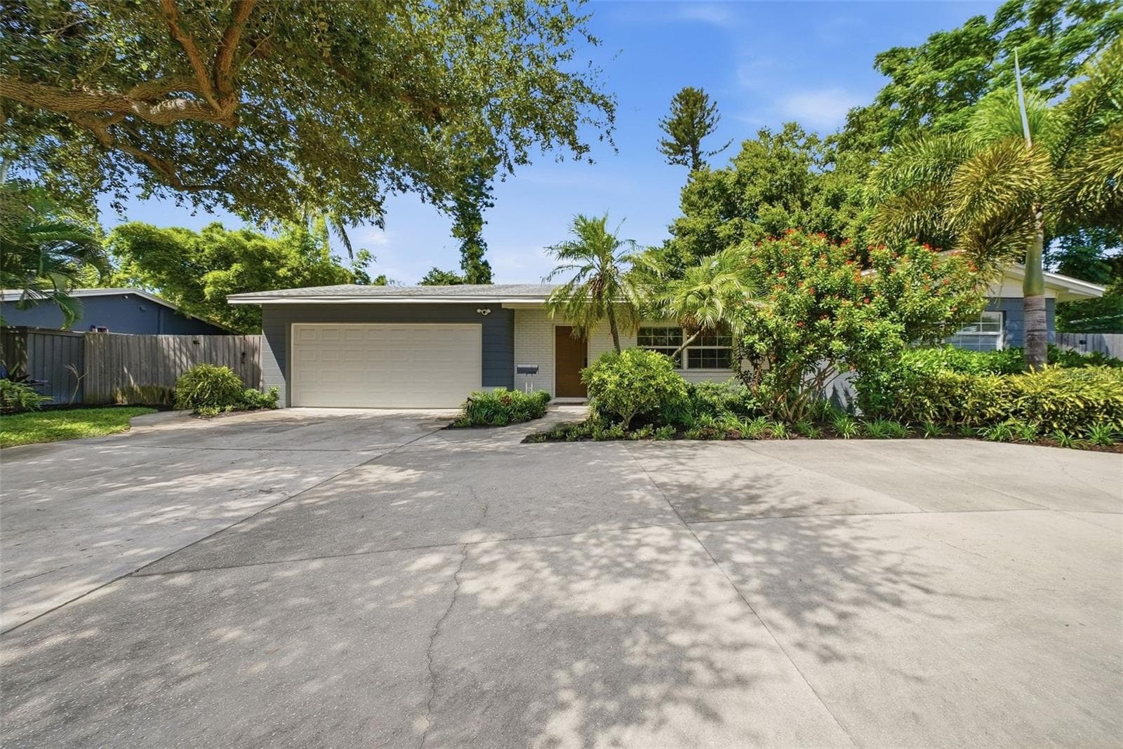 Single Family Residence at 6675 COLONY DR S, ST PETERSBURG, photo 4 of 65