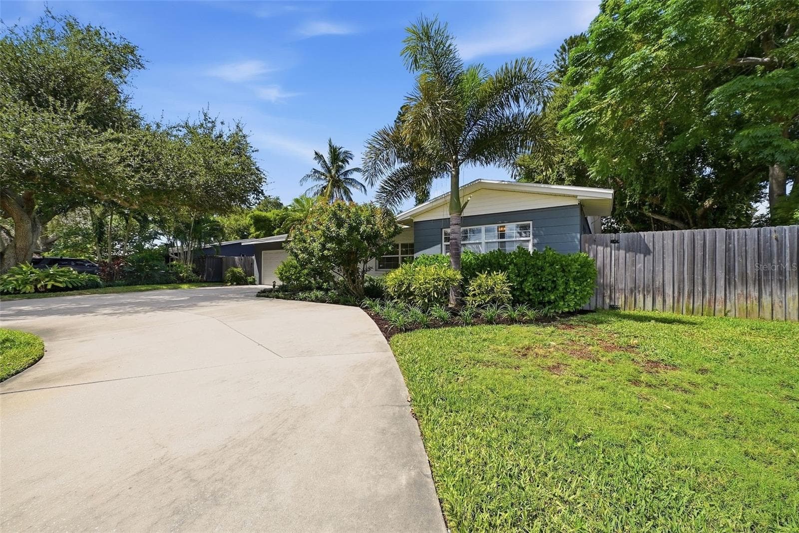Single Family Residence at 6675 COLONY DR S, ST PETERSBURG, photo 5 of 65