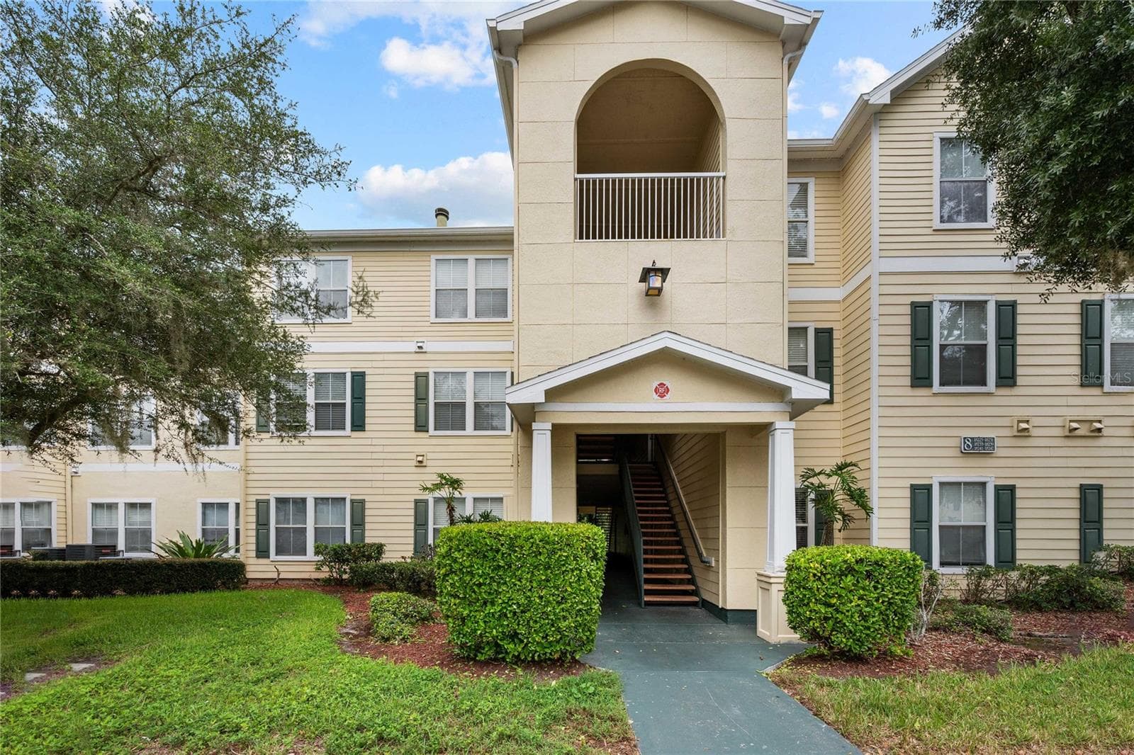 18235 BRIDLE CLUB DR #18235