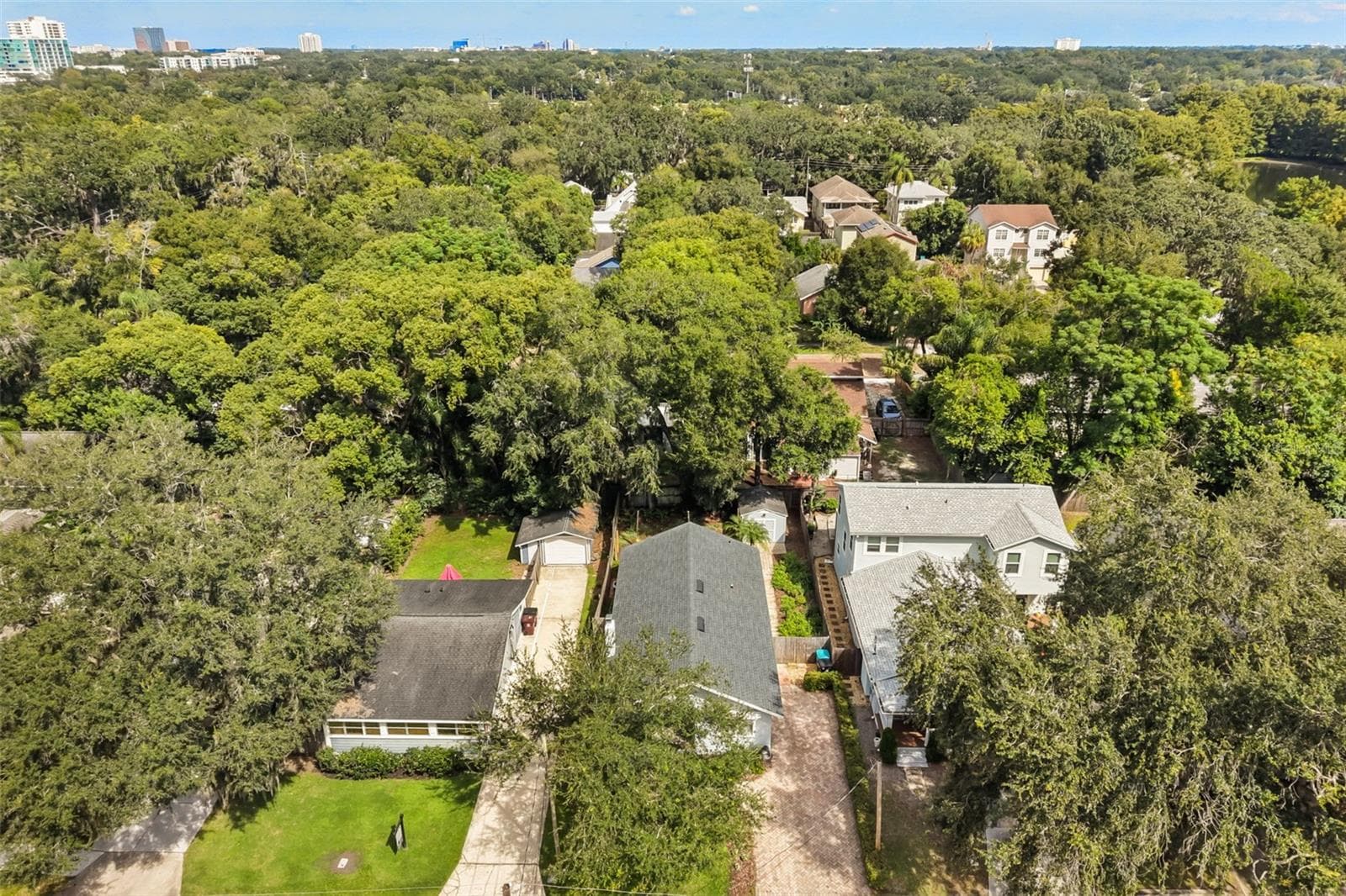 Paver Parking Area - 1217 NOBLE PL, ORLANDO