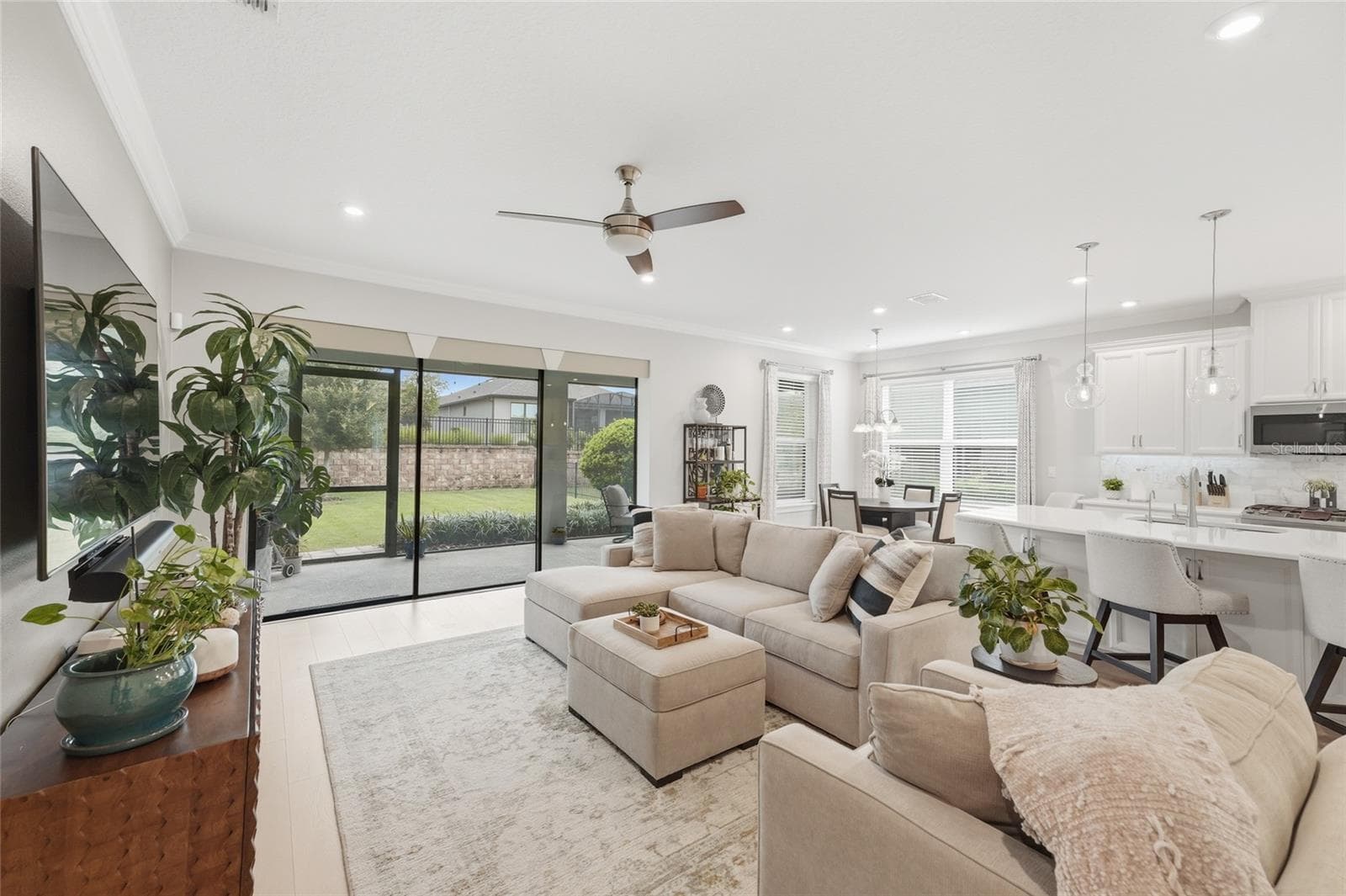 Living Rm flows directly into kitchen - 1334 ZEEK RIDGE ST, CLERMONT