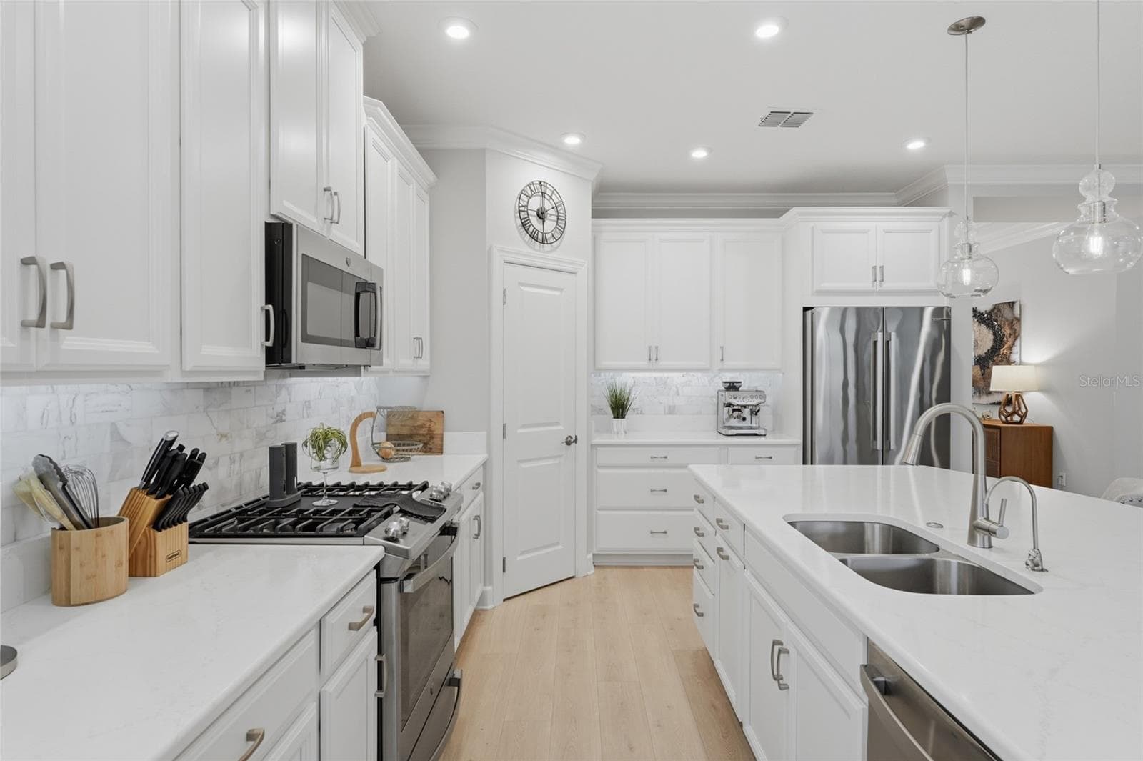 Spacious & bright for making those special meals - 1334 ZEEK RIDGE ST, CLERMONT