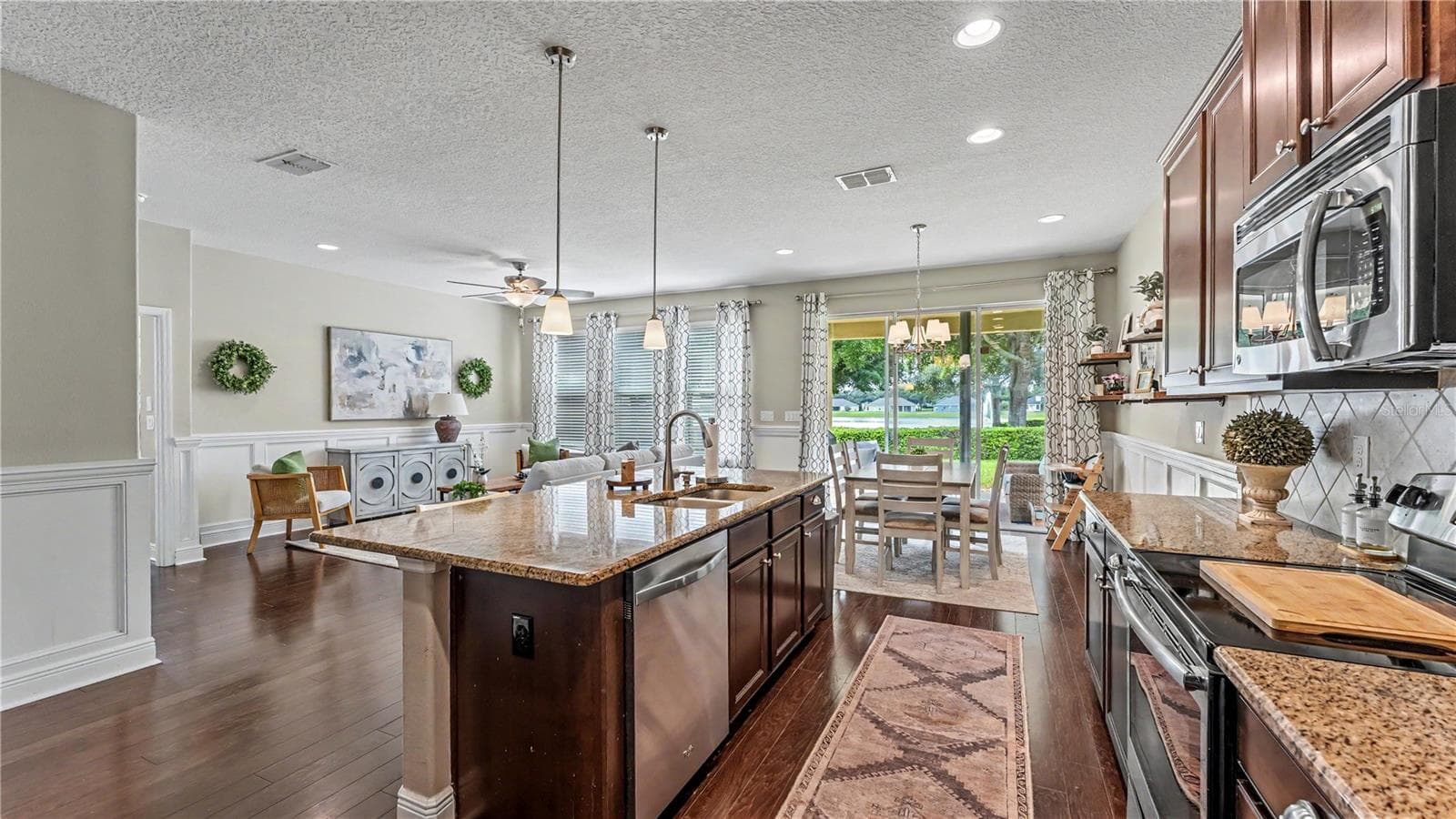 Single Family Residence at 132 MAGNETA LOOP, AUBURNDALE, photo 9 of 49