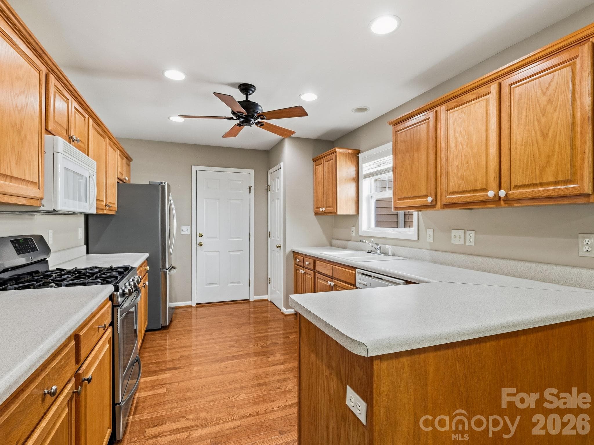 Townhouse at 286 Charlestown Drive, Hendersonville, photo 3 of 30