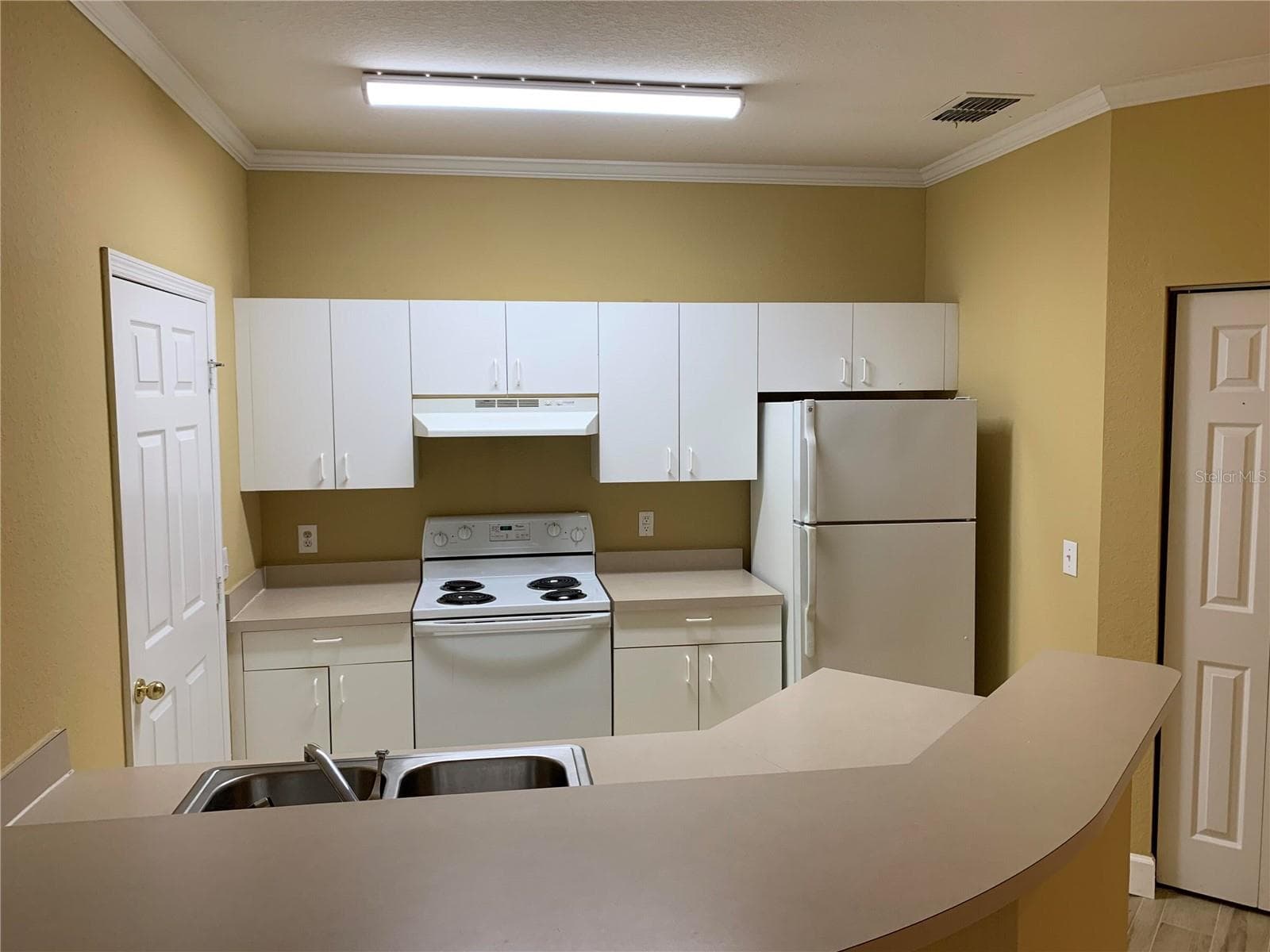 Condominium at 3751 CONROY RD #2311, ORLANDO, photo 6 of 13