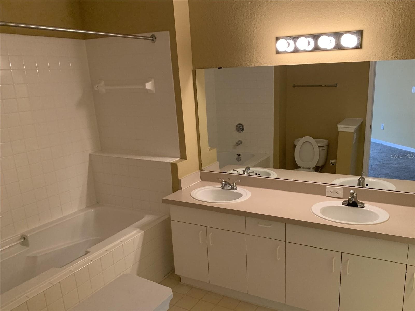 Condominium at 3751 CONROY RD #2311, ORLANDO, photo 13 of 13