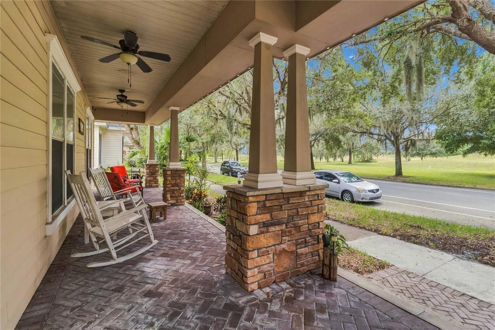 Single Family Residence at 7007 FIVE OAKS DR, HARMONY, photo 2 of 44