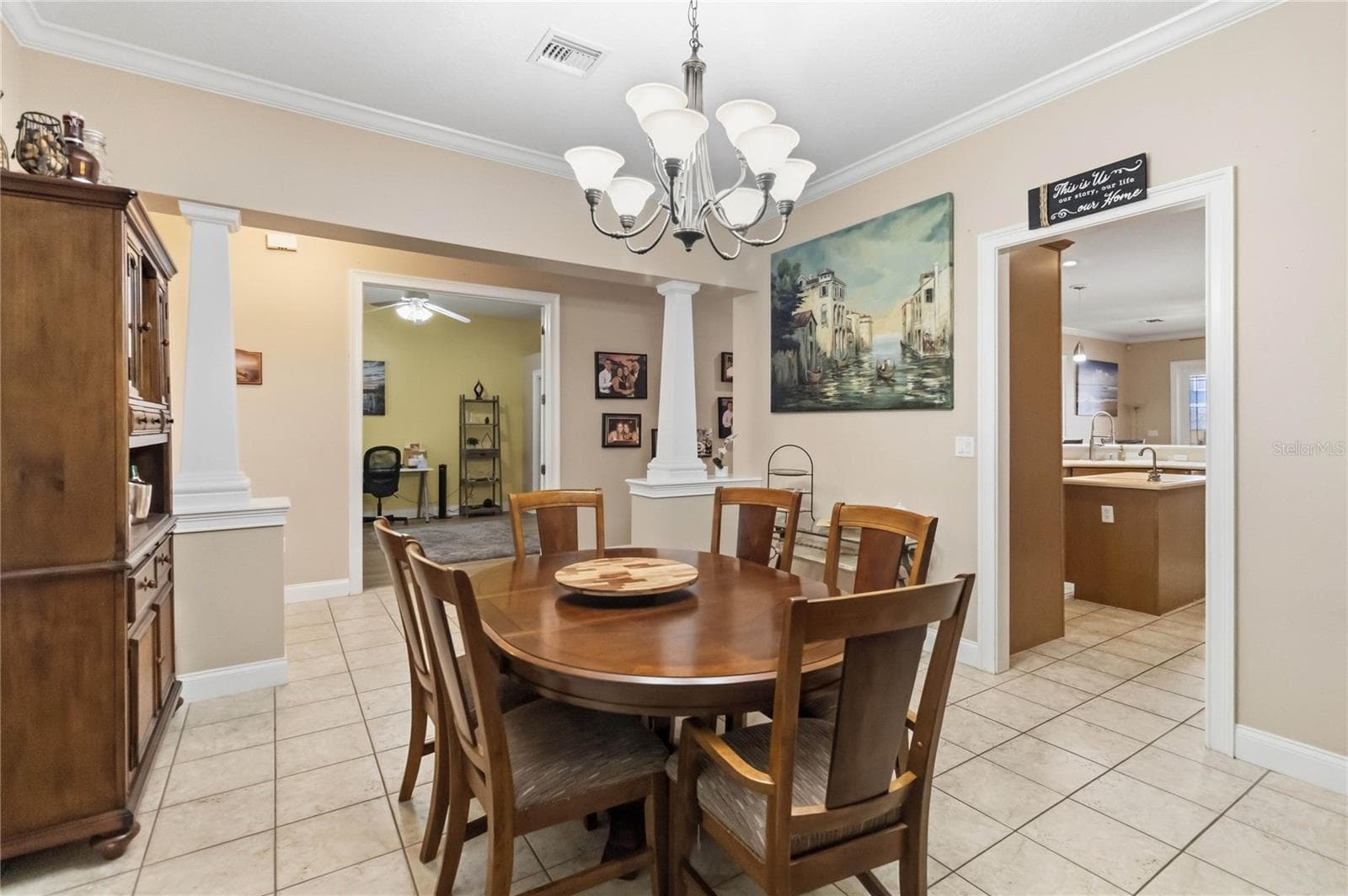 Single Family Residence at 7007 FIVE OAKS DR, HARMONY, photo 9 of 44