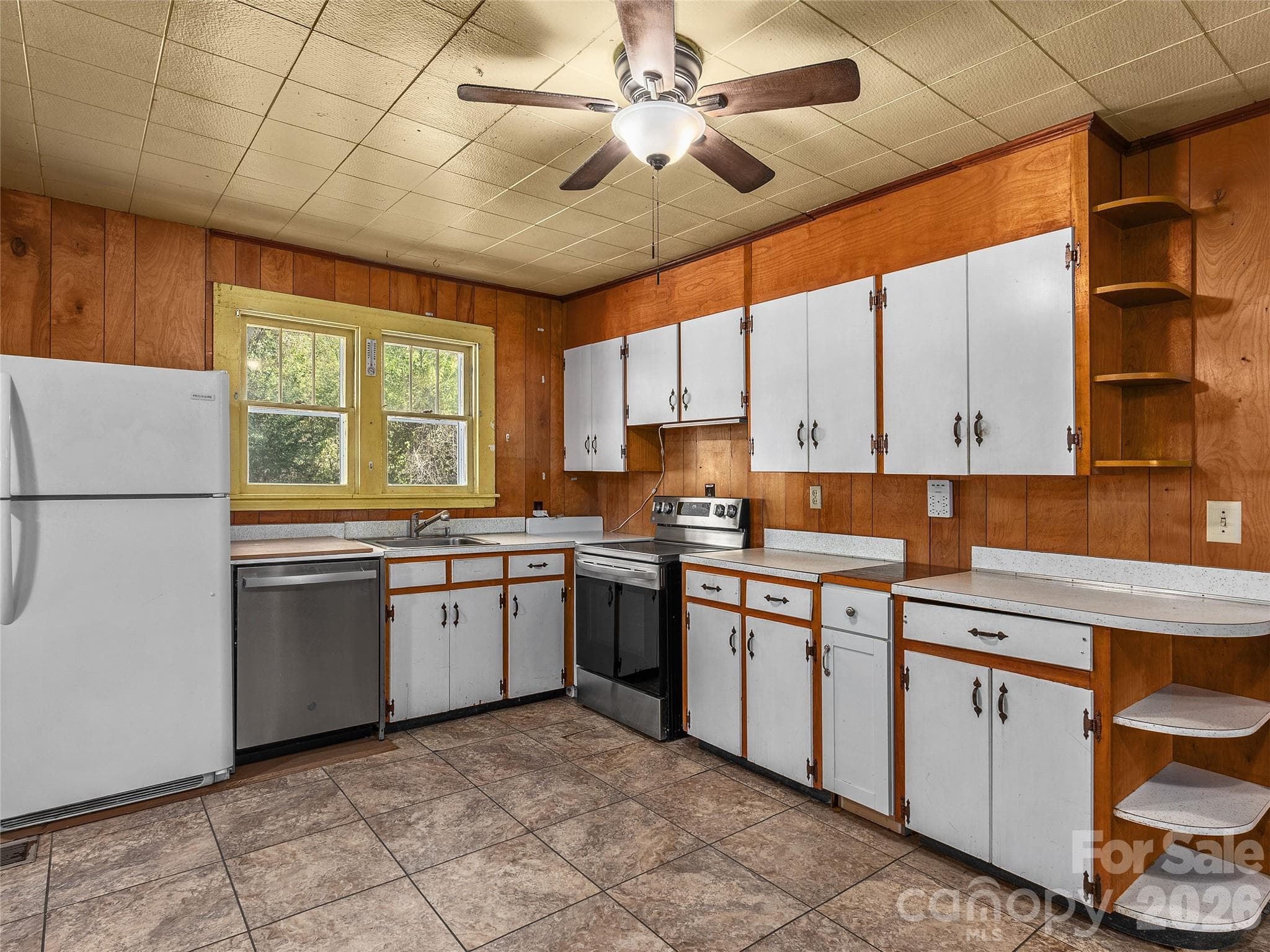 Single Family Residence at 380 S Morgan Branch Road, Candler, photo 7 of 20