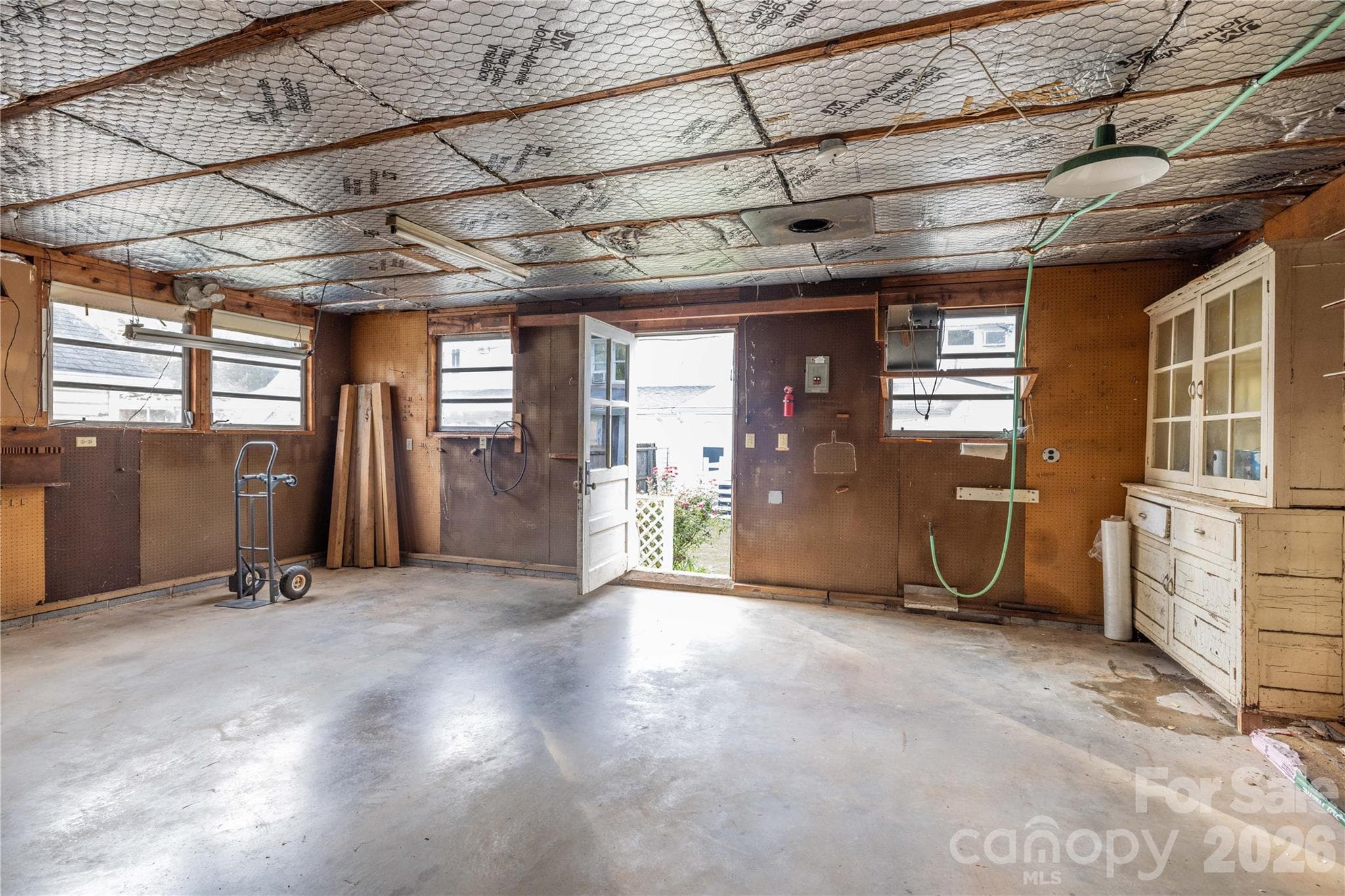INSULATED GARAGE - 31 Maple Street, Badin