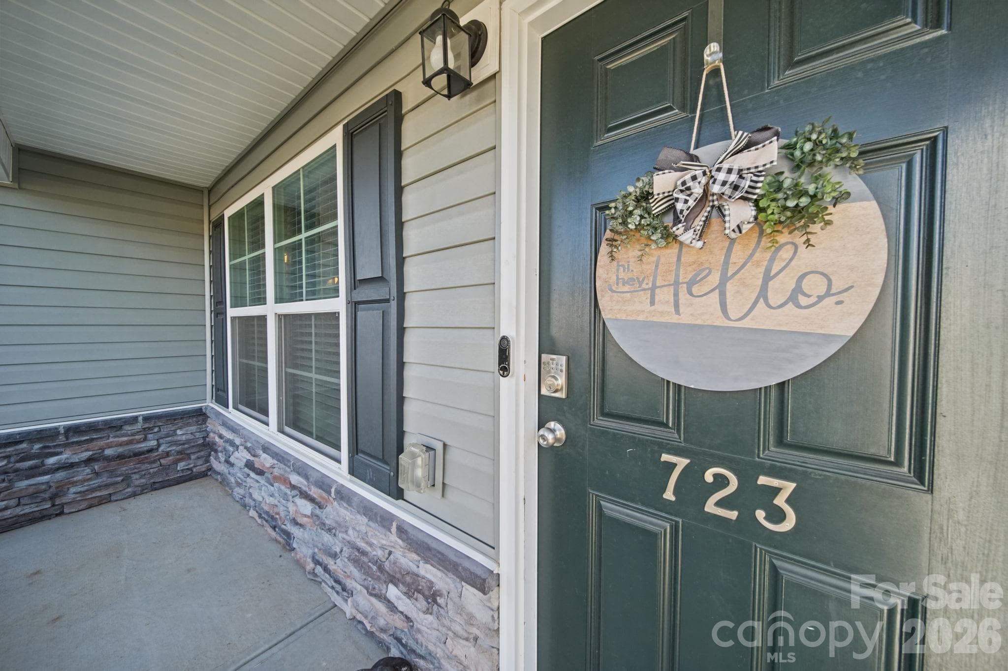 Single Family Residence at 723 Quail Lane, Lexington, photo 2 of 14
