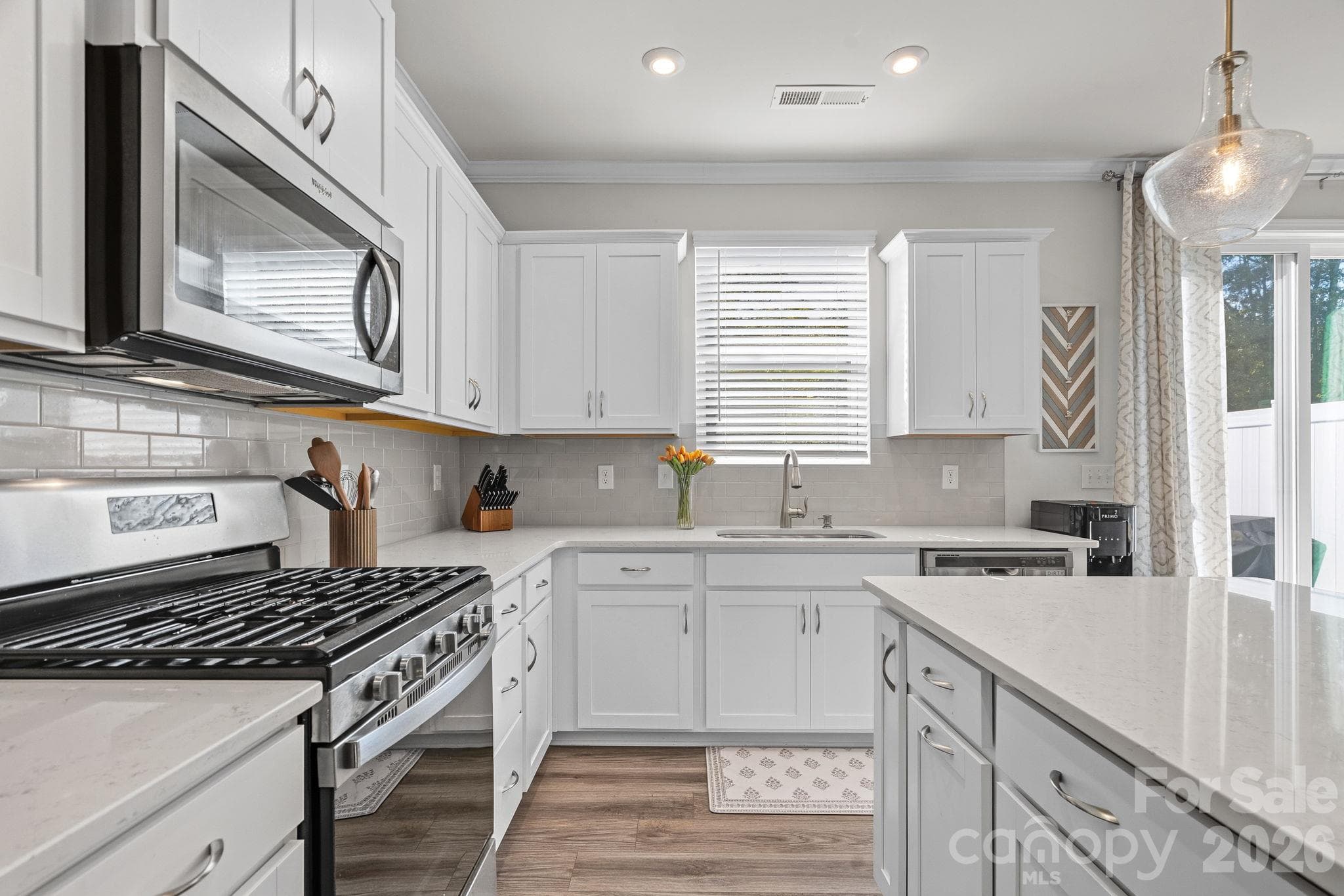 Townhouse at 18048 Pear Hawthorne Drive, Huntersville, photo 10 of 30