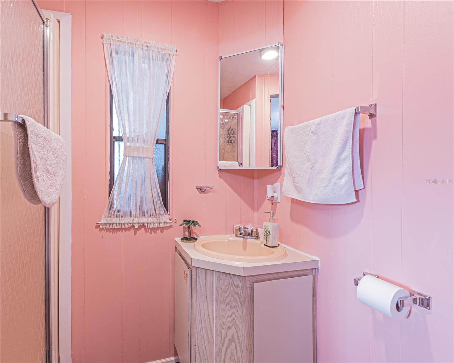 Manufactured Home at 5402 MOHAWK ST, ZEPHYRHILLS, photo 22 of 41