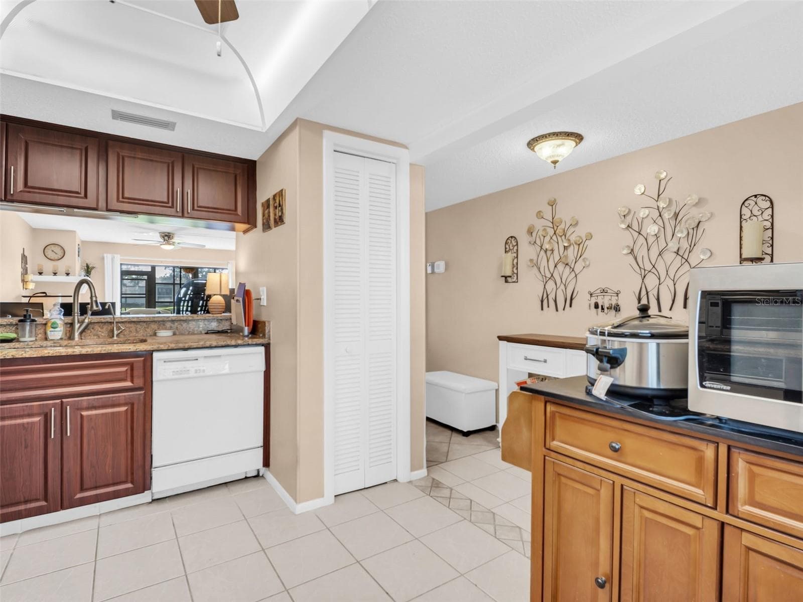 Condominium at 151 LAKEVIEW WAY #151, OLDSMAR, photo 31 of 45