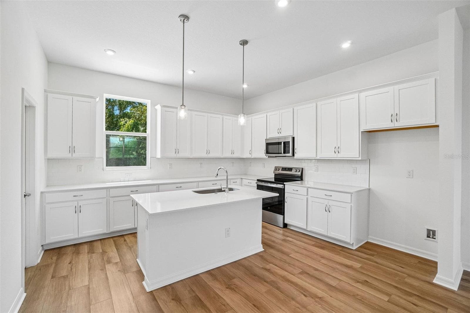 Townhouse at 12729 AVALON LAKE DR, ORLANDO, photo 11 of 15
