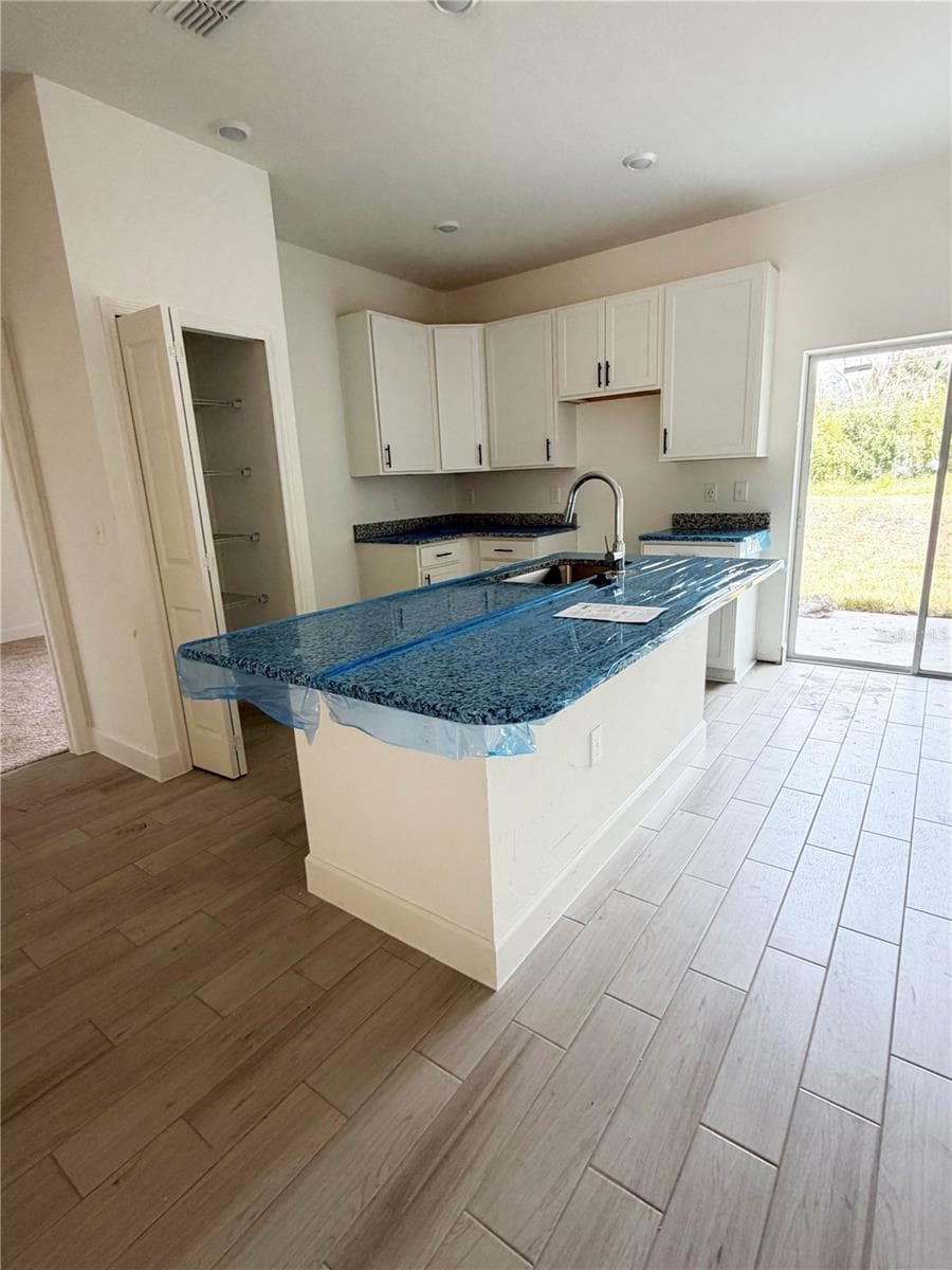 Single Family Residence at 3877 AVENUE O NW, WINTER HAVEN, photo 2 of 4