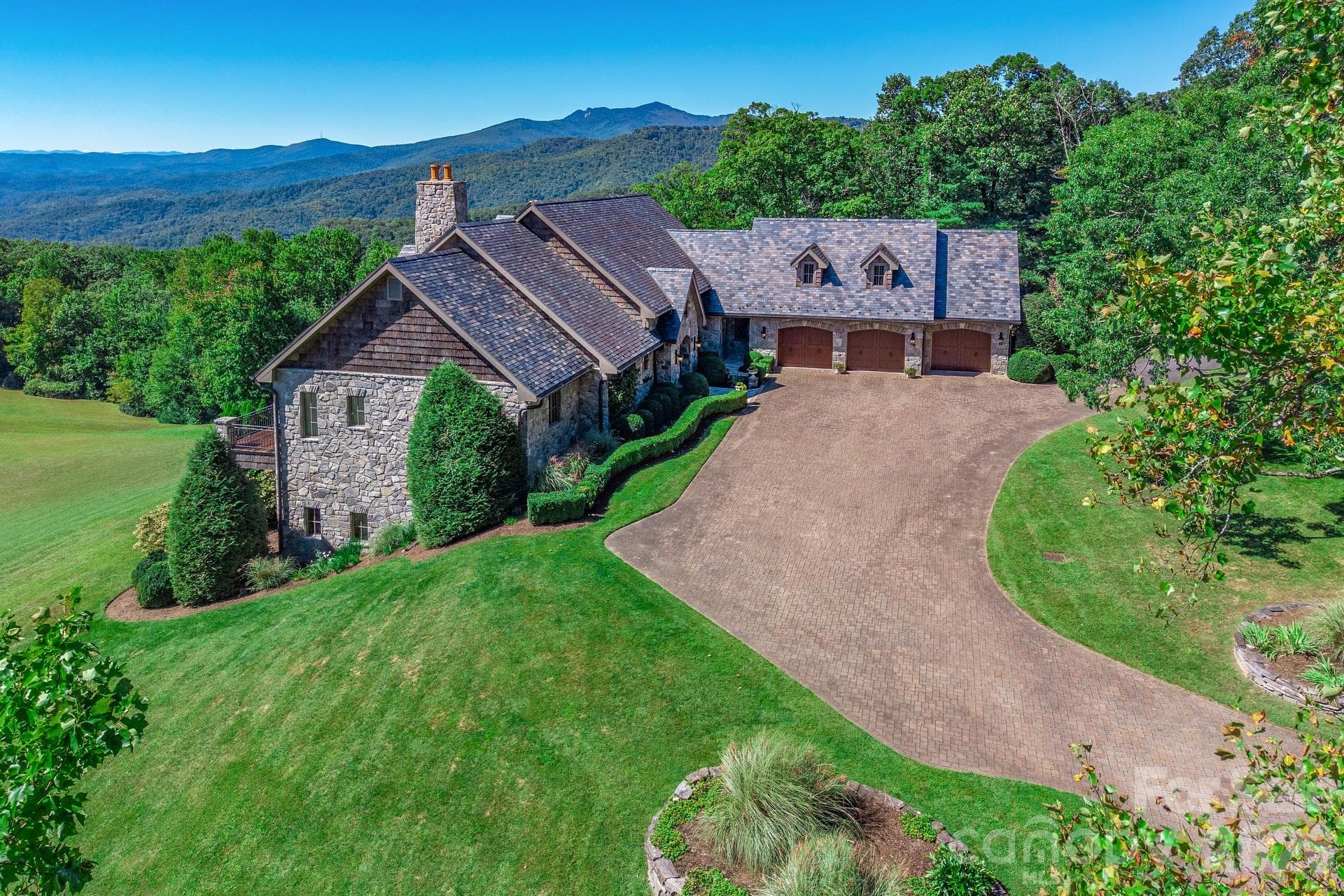 733 Dogwood Lane