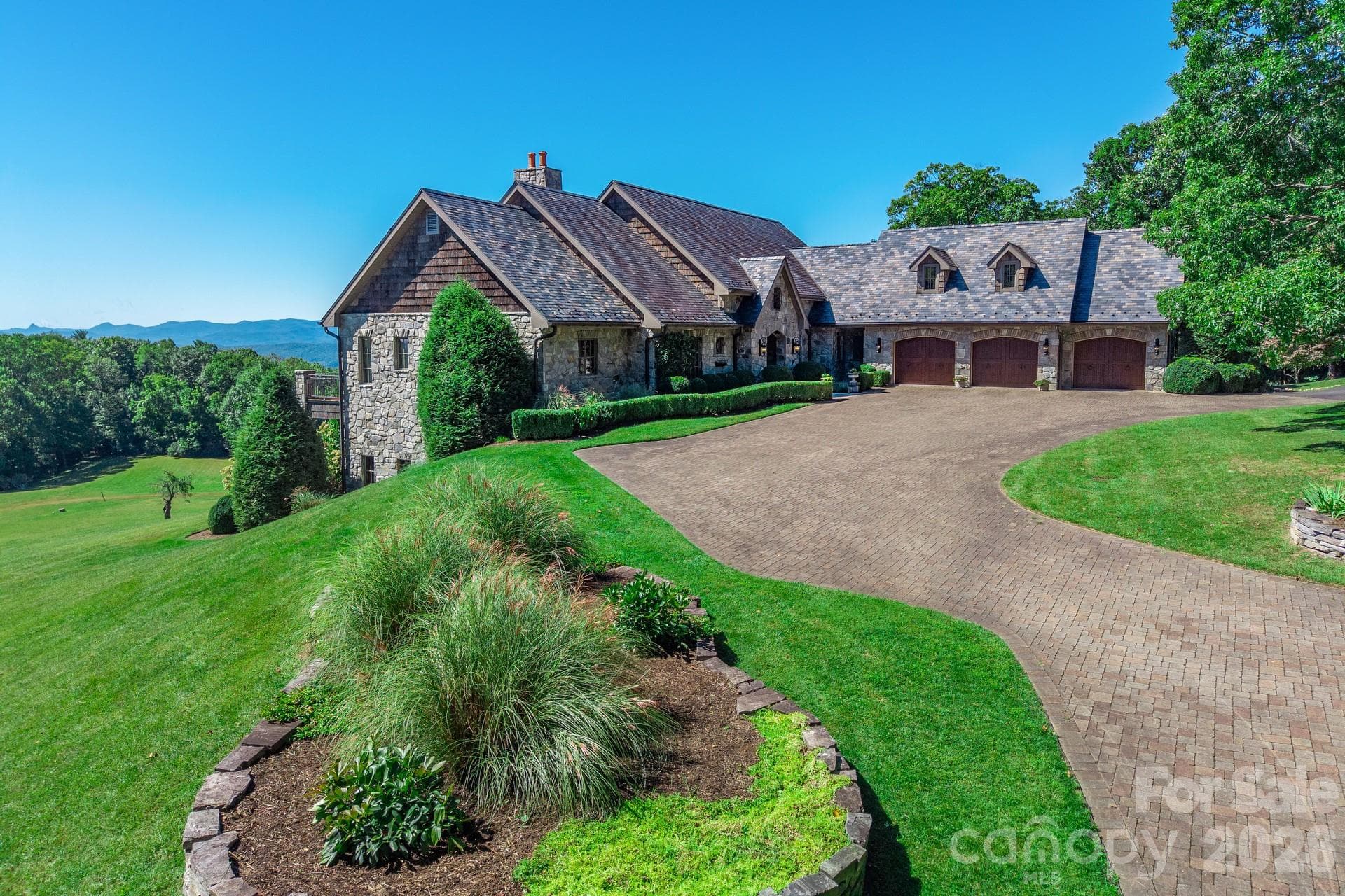 Single Family Residence at 733 Dogwood Lane, Blowing Rock, photo 11 of 48