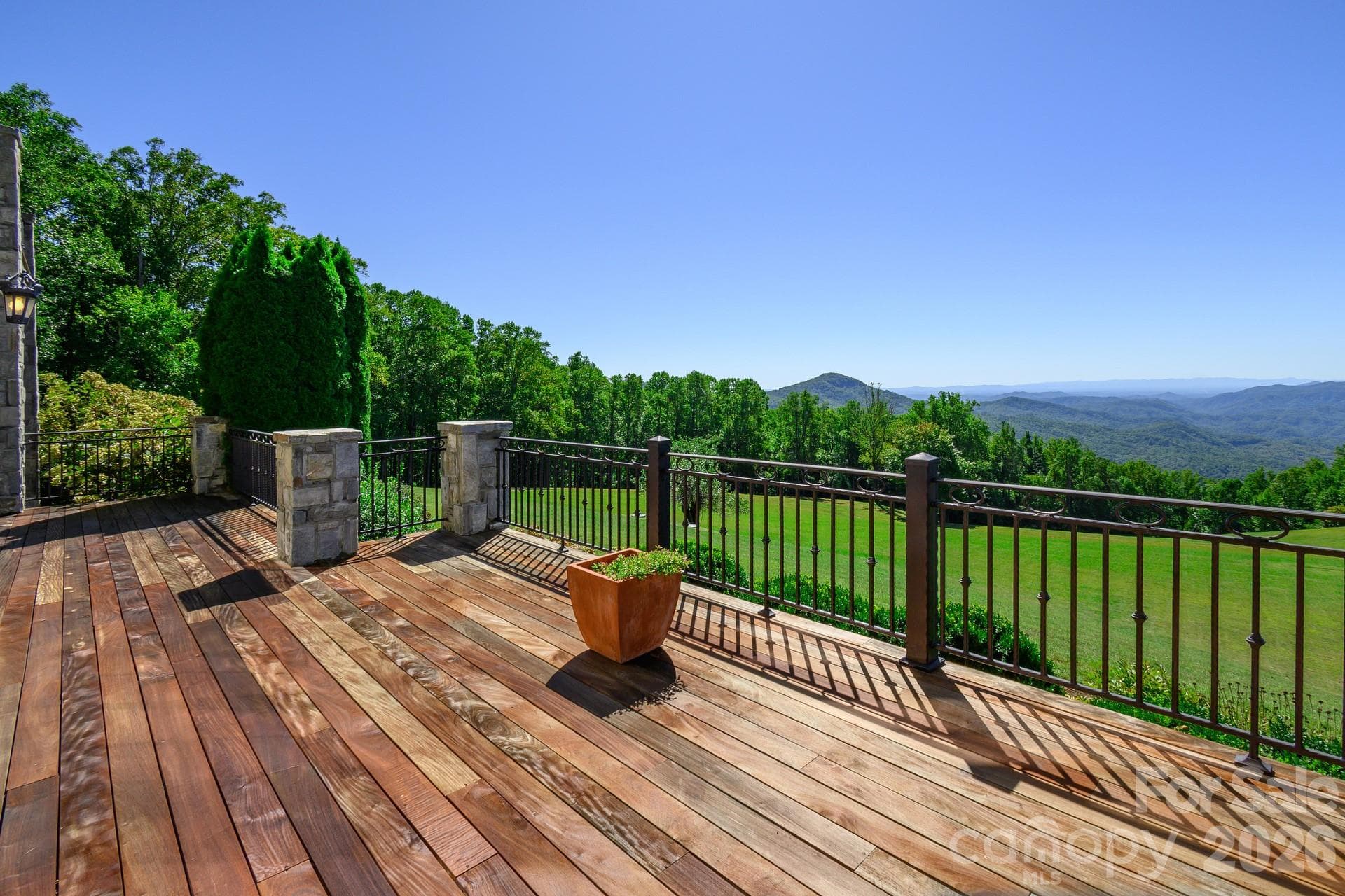 Single Family Residence at 733 Dogwood Lane, Blowing Rock, photo 17 of 48