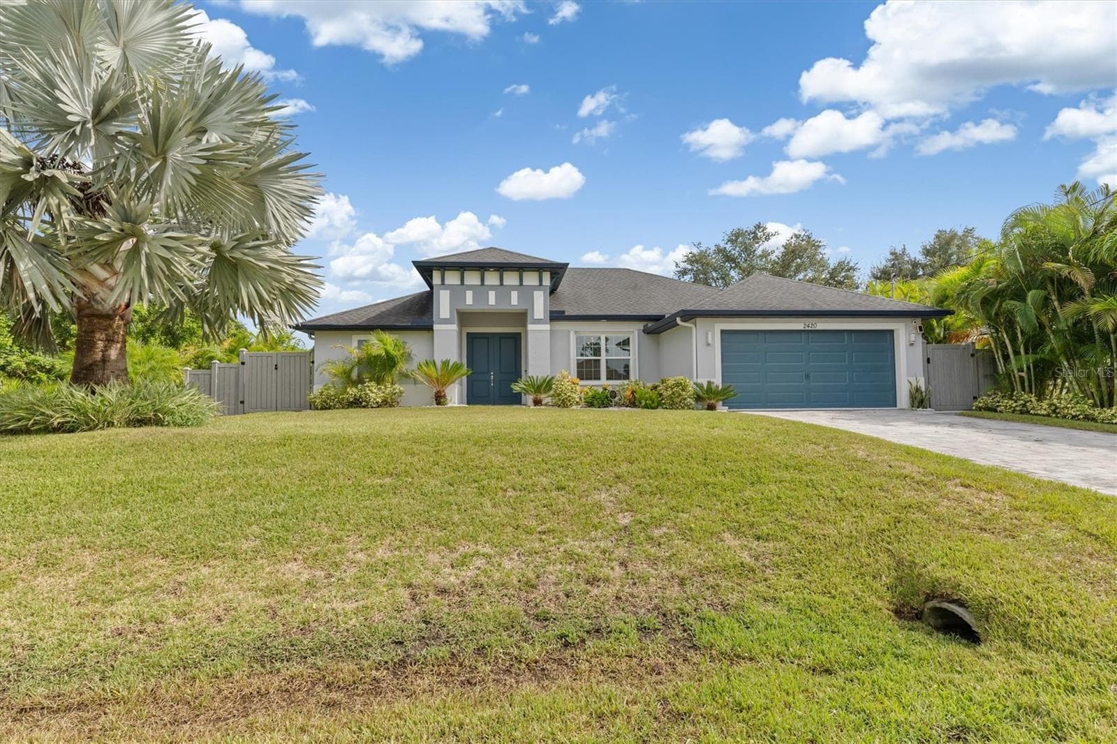 Mature landscaping, paver driveway - 2420 SHEILA LN, NORTH PORT