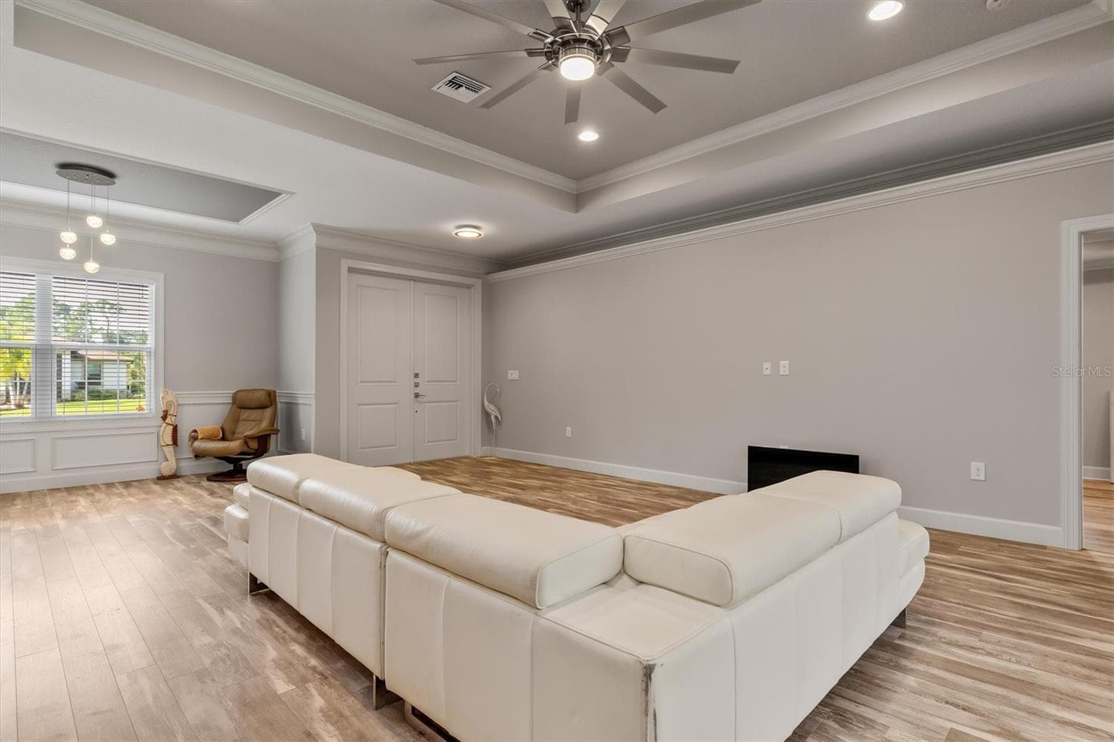 Double front doors, crown molding - 2420 SHEILA LN, NORTH PORT