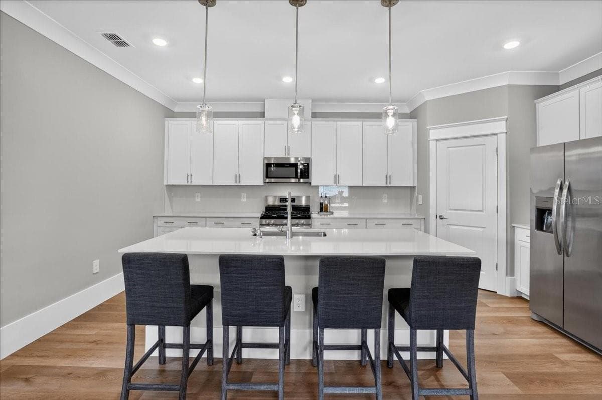 Single Family Residence at 15214 SERENE SHORES LOOP, LAKEWOOD RANCH, photo 10 of 76