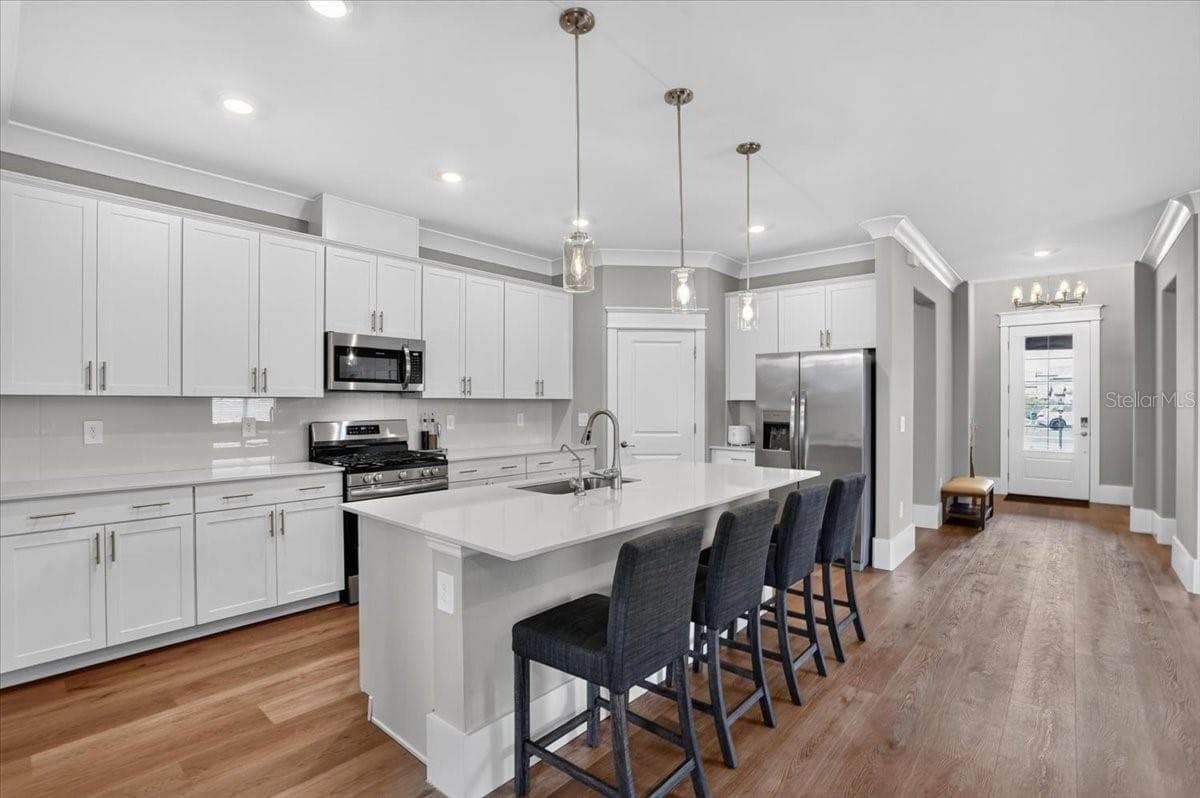 Single Family Residence at 15214 SERENE SHORES LOOP, LAKEWOOD RANCH, photo 11 of 76