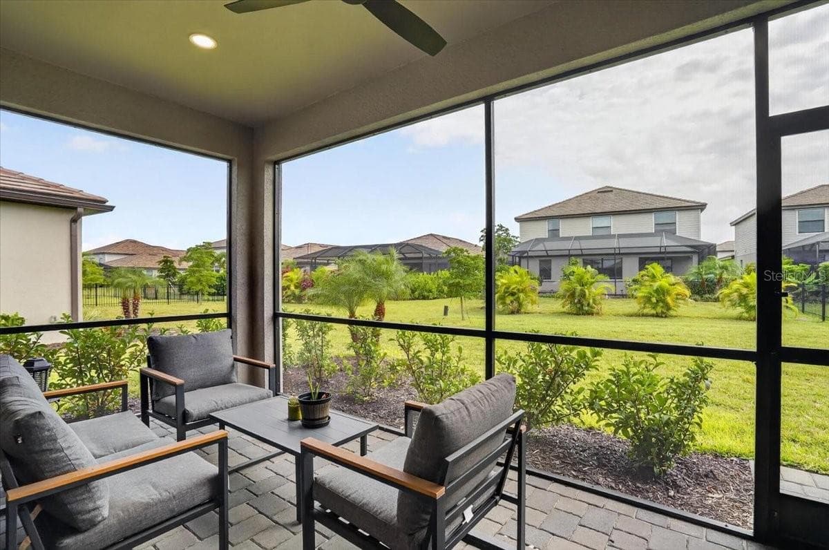Single Family Residence at 15214 SERENE SHORES LOOP, LAKEWOOD RANCH, photo 28 of 76