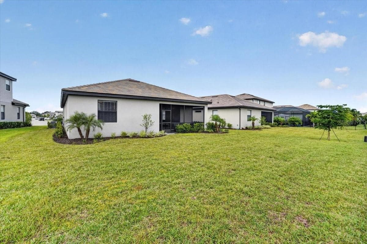 Single Family Residence at 15214 SERENE SHORES LOOP, LAKEWOOD RANCH, photo 30 of 76