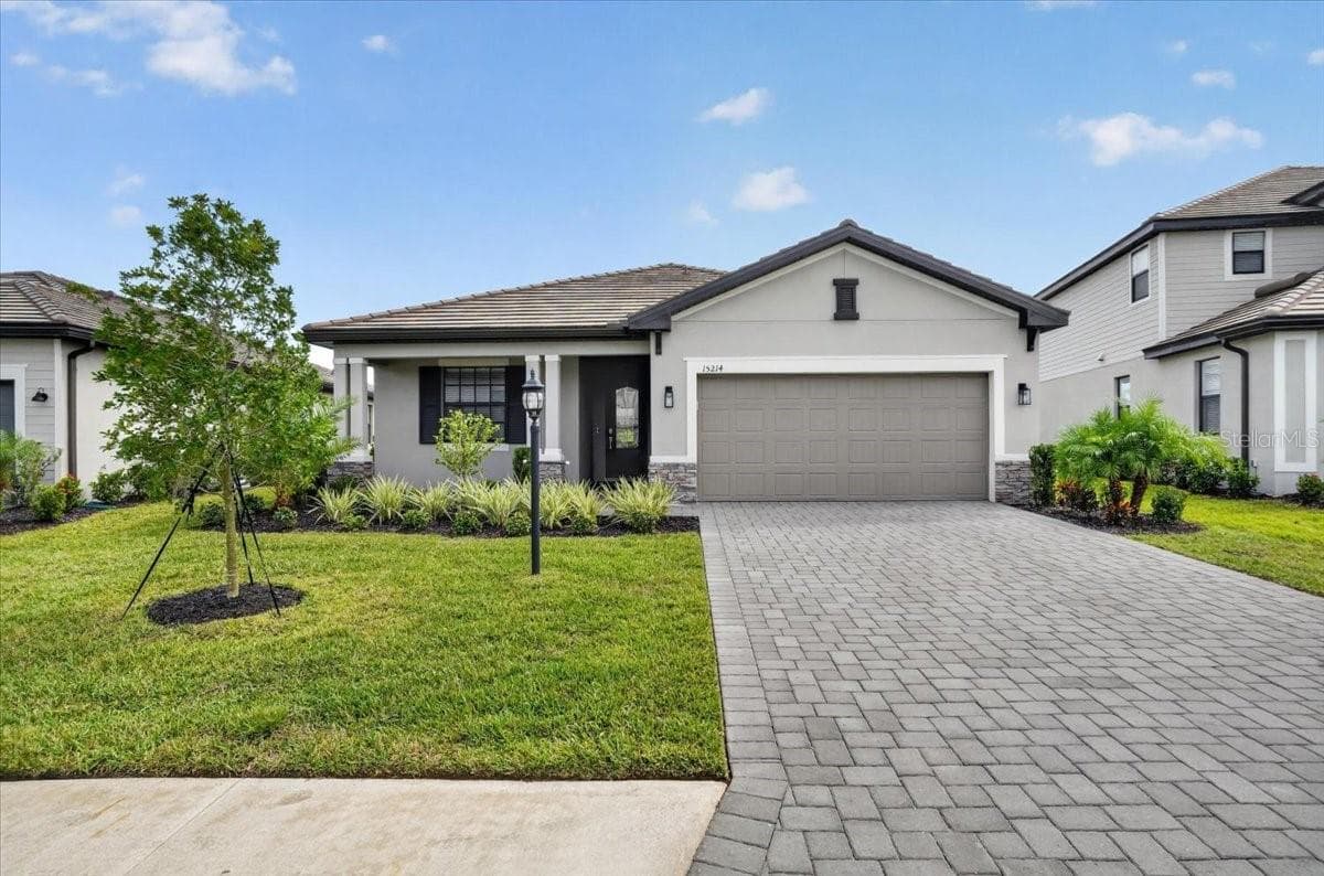 Single Family Residence at 15214 SERENE SHORES LOOP, LAKEWOOD RANCH, photo 38 of 76