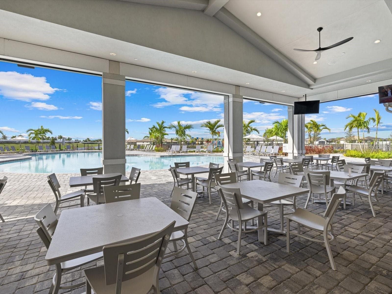 Single Family Residence at 15214 SERENE SHORES LOOP, LAKEWOOD RANCH, photo 75 of 76
