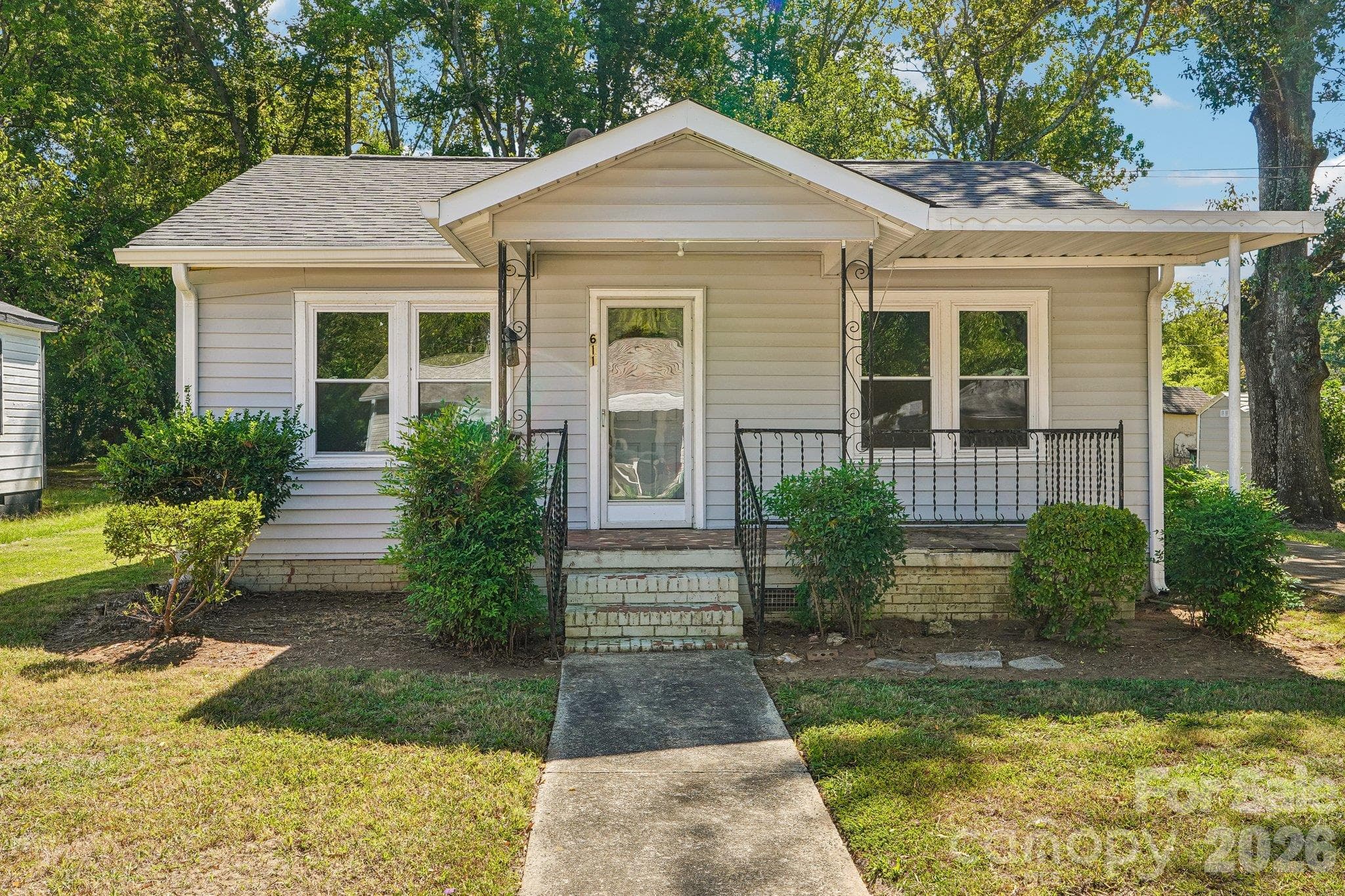 611 Clarinda Street
