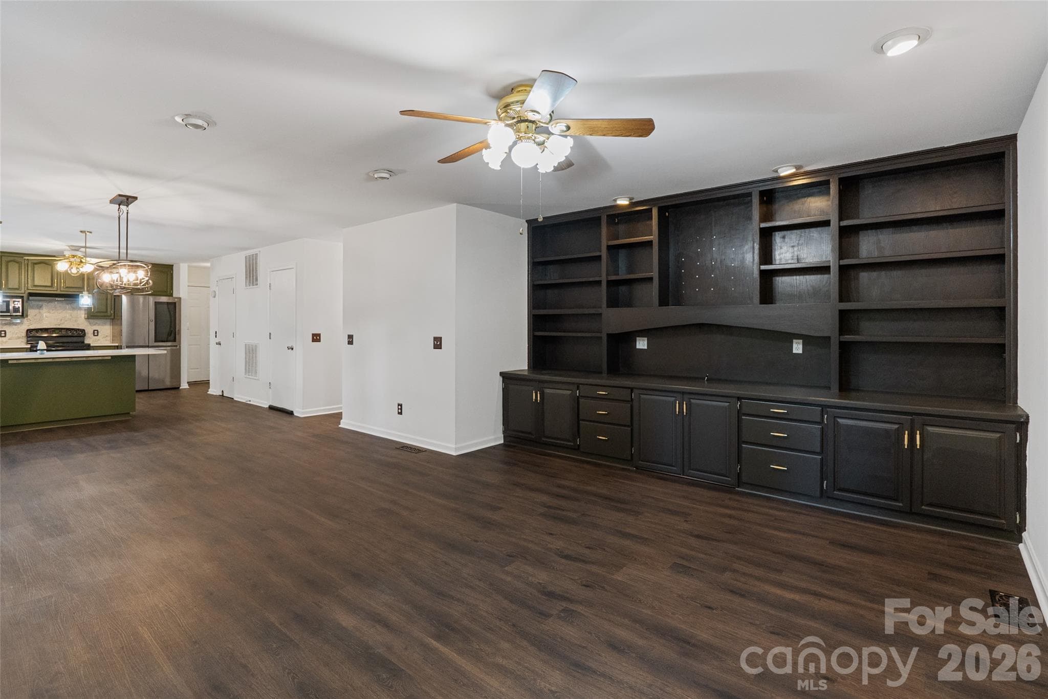 Single Family Residence at 8327 Loma Linda Loop, Waxhaw, photo 10 of 40