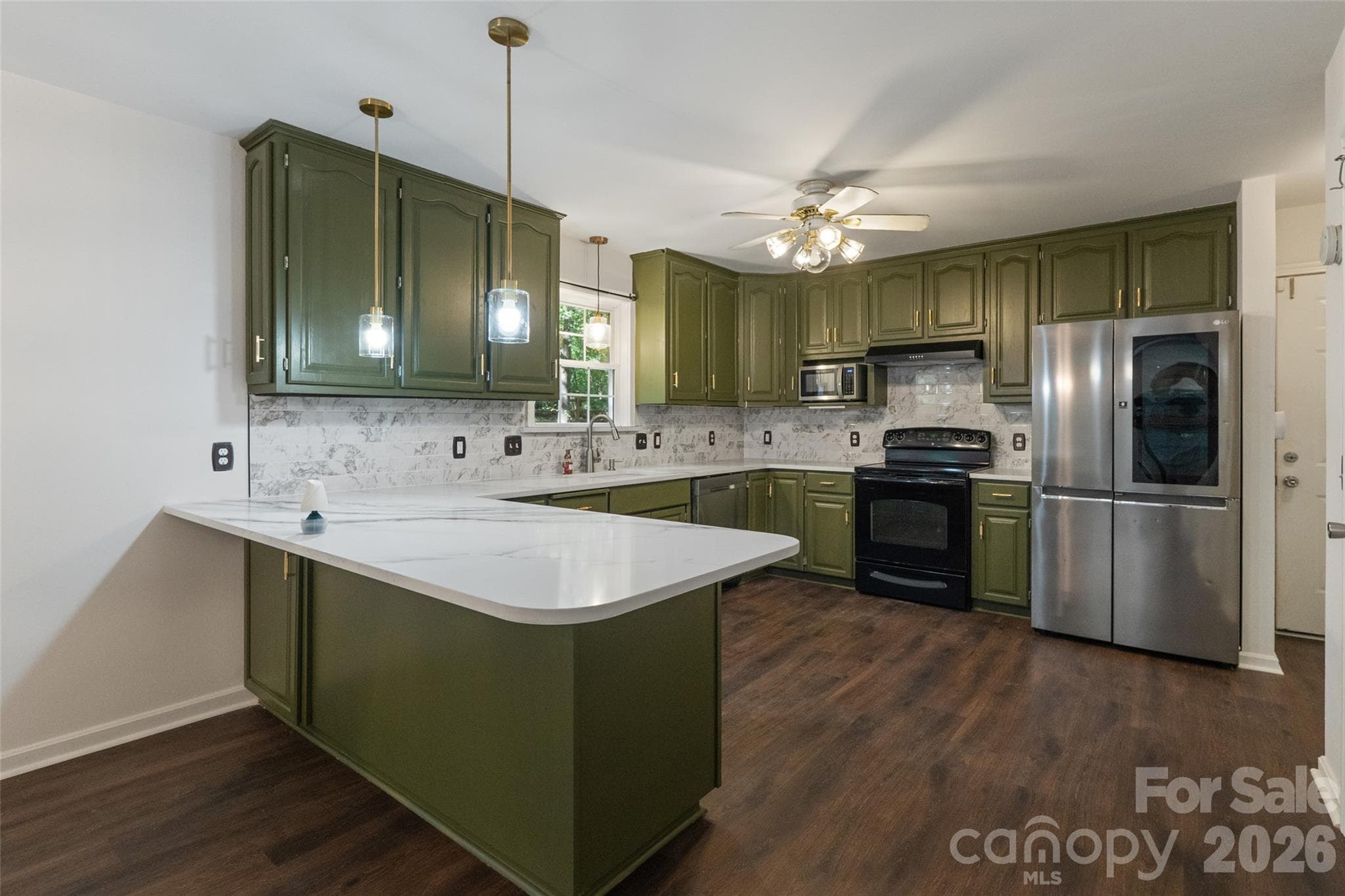 Single Family Residence at 8327 Loma Linda Loop, Waxhaw, photo 12 of 40