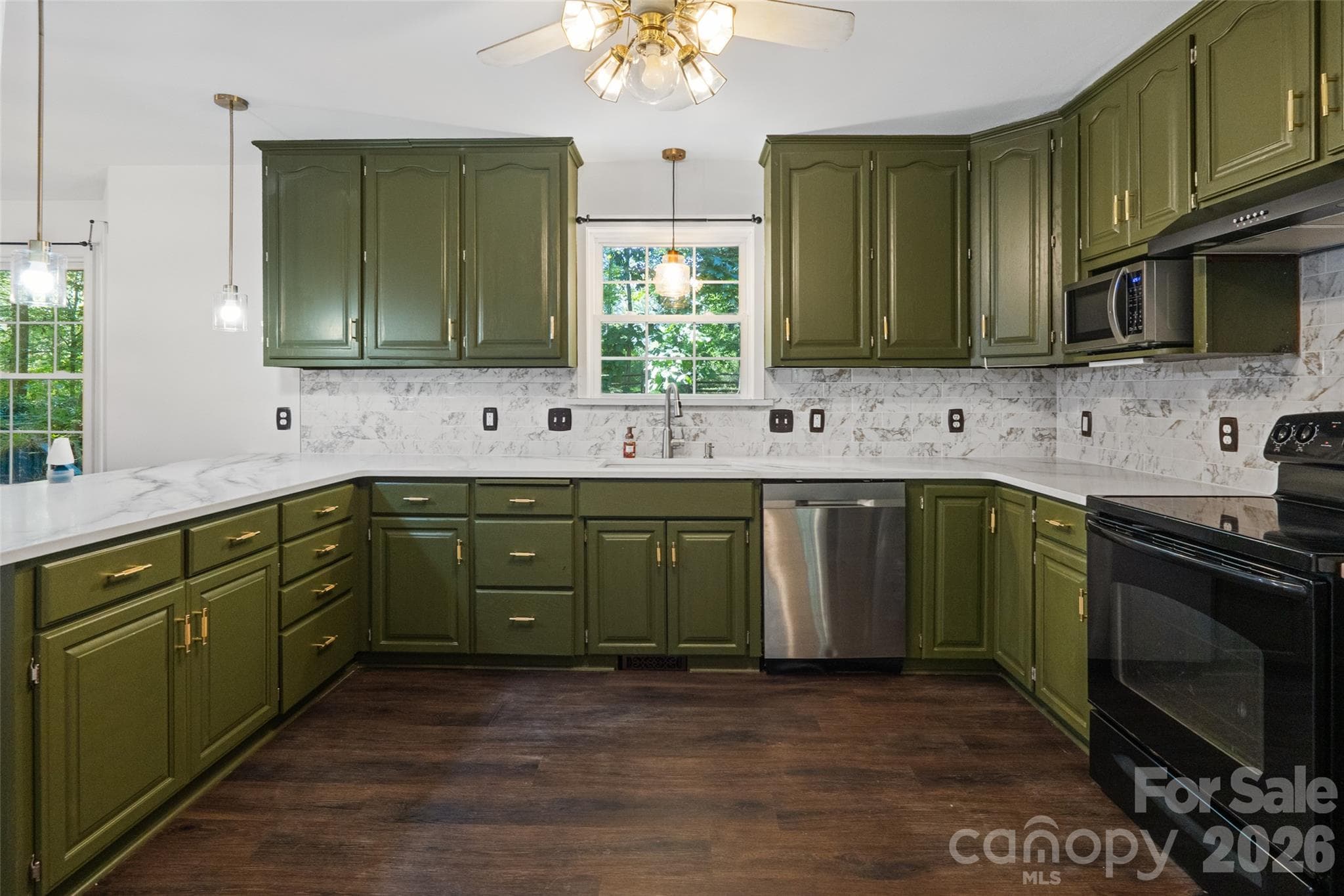 Single Family Residence at 8327 Loma Linda Loop, Waxhaw, photo 13 of 40