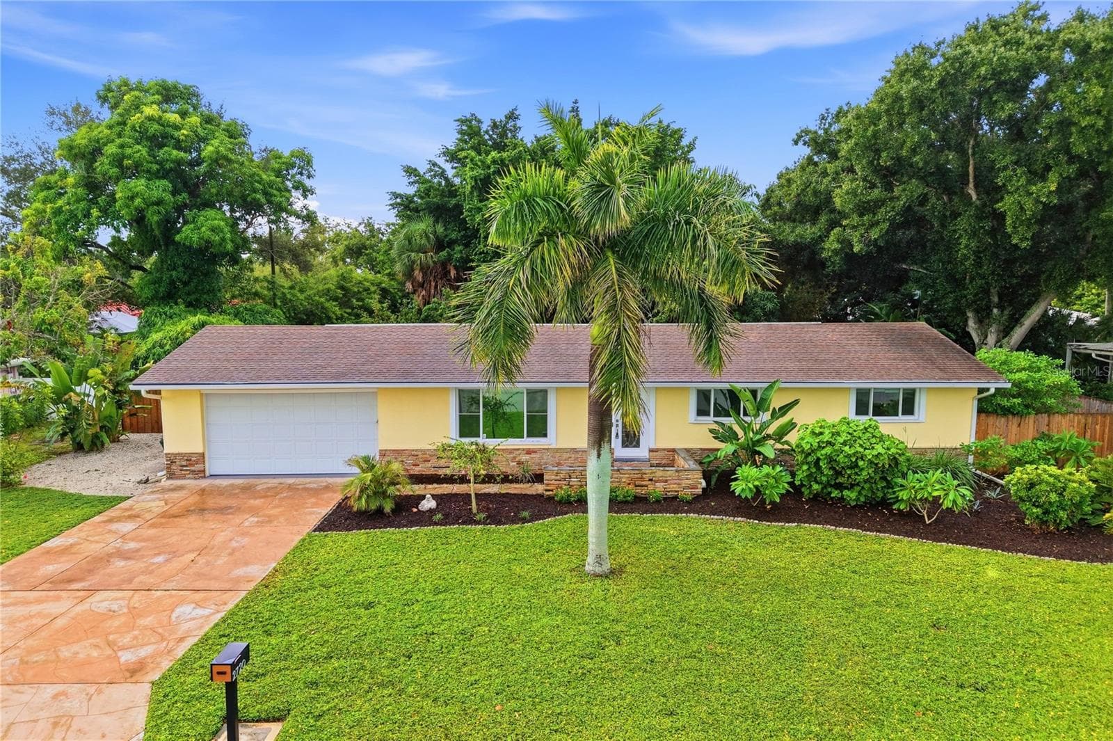 Single Family Residence at 2720 GOLDENROD ST, SARASOTA, photo 2 of 86