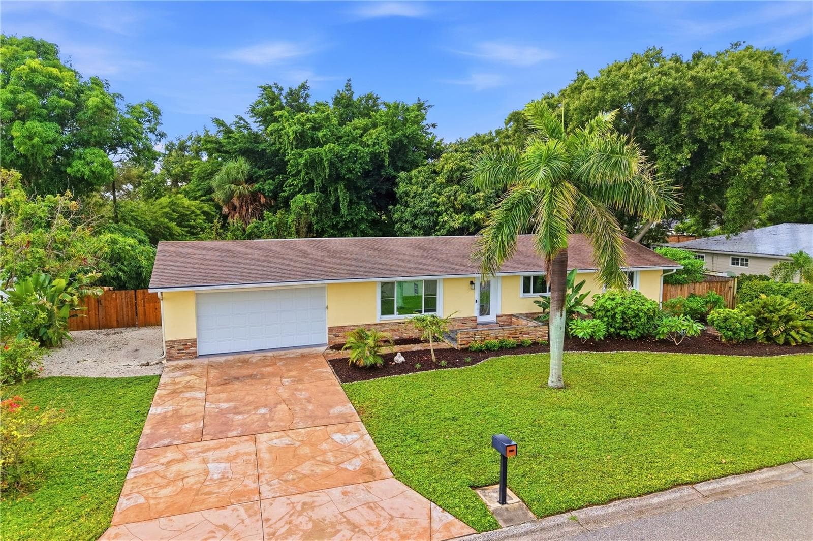 Single Family Residence at 2720 GOLDENROD ST, SARASOTA, photo 4 of 86