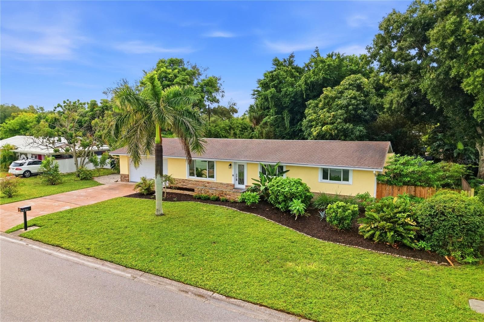 Single Family Residence at 2720 GOLDENROD ST, SARASOTA, photo 8 of 86