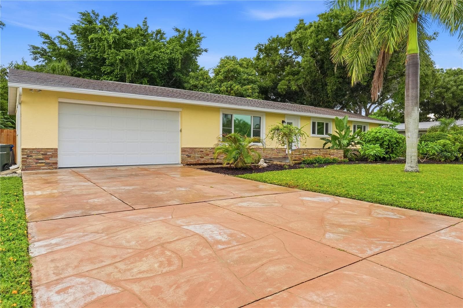 Single Family Residence at 2720 GOLDENROD ST, SARASOTA, photo 16 of 86
