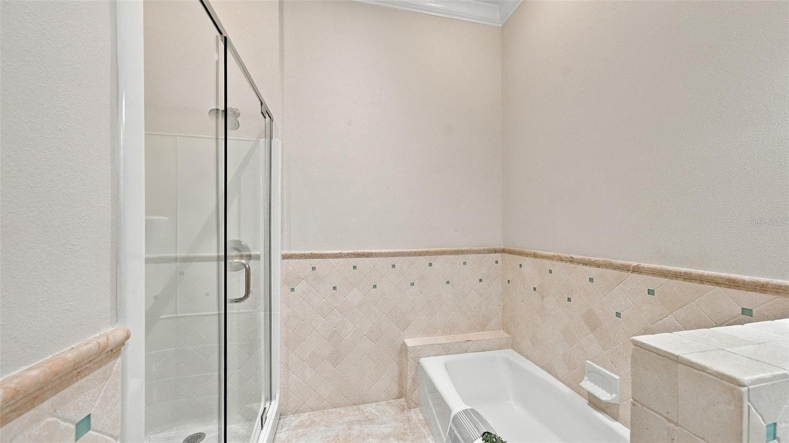 Single Family Residence at 640 GRANADA AVE, VENICE, photo 19 of 61