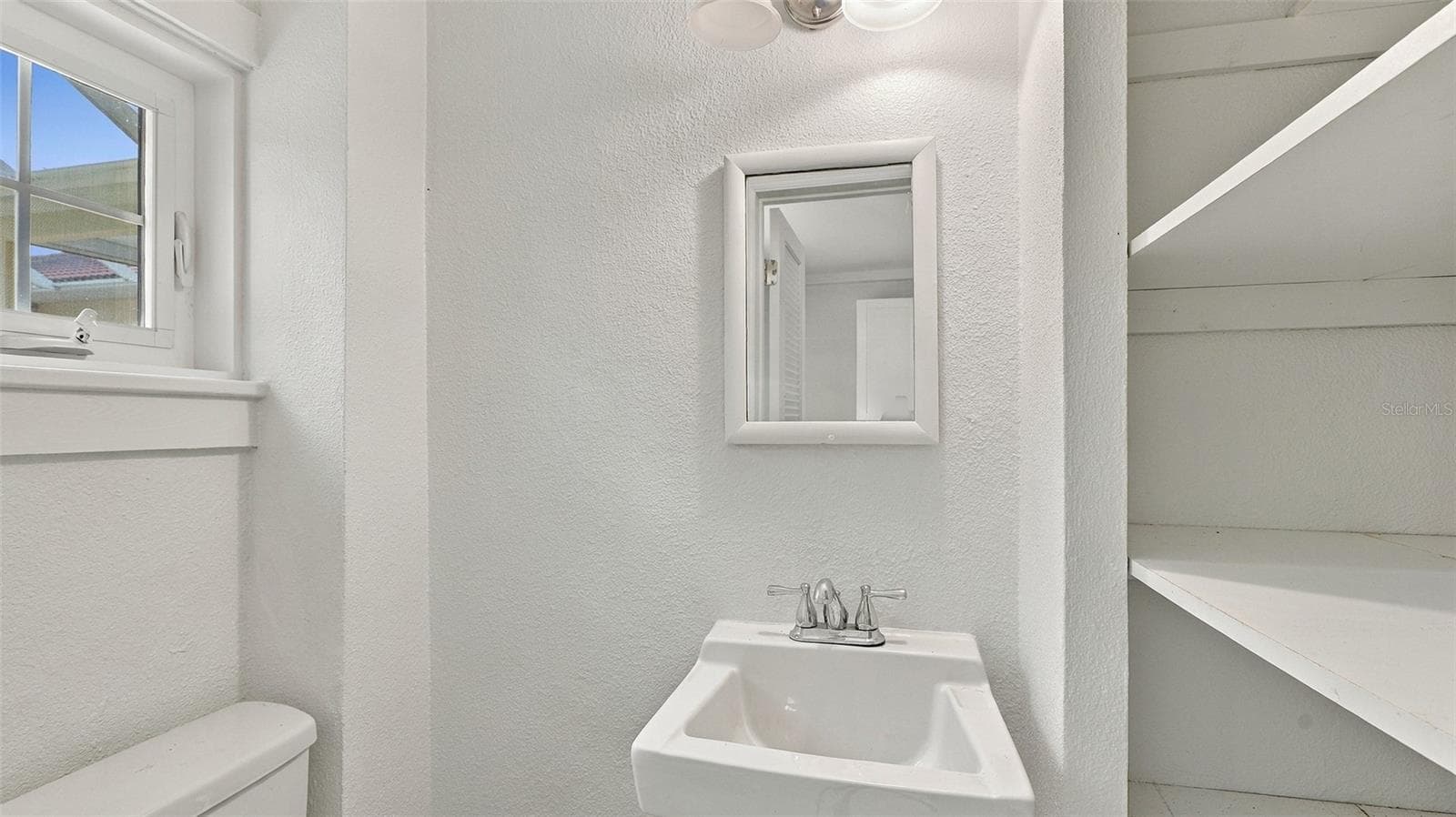 Single Family Residence at 640 GRANADA AVE, VENICE, photo 51 of 61
