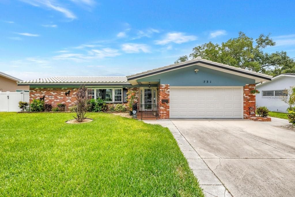 Single Family Residence at 731 OBERLIN DR, CLEARWATER, photo 2 of 31